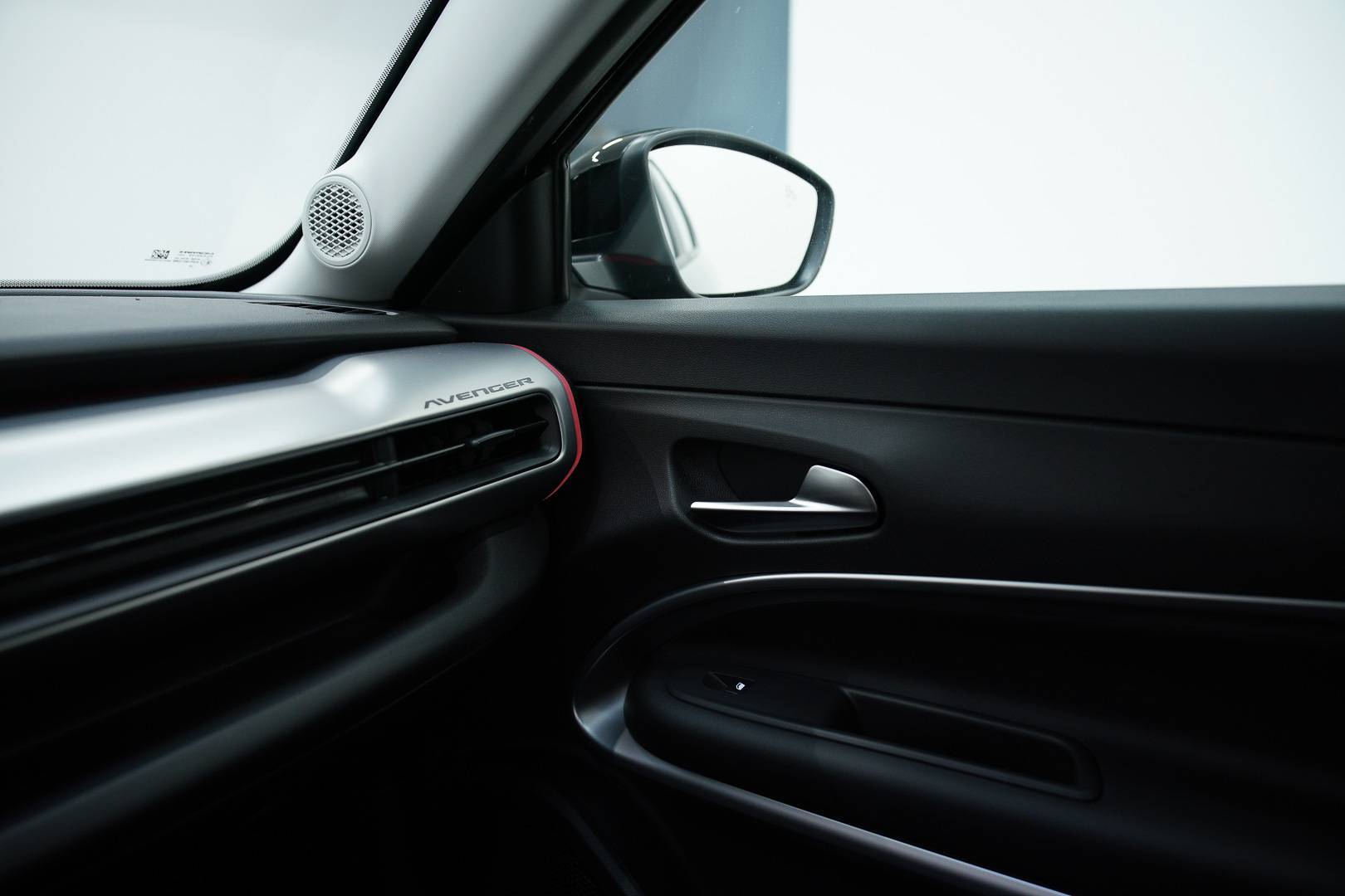 JEEP Avenger - Foto 19