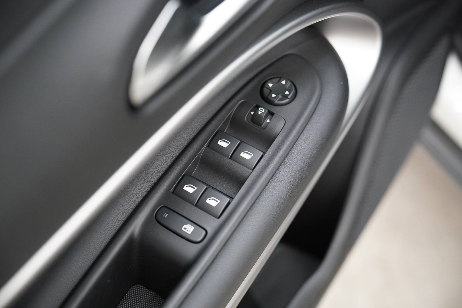 JEEP Avenger - Foto 10