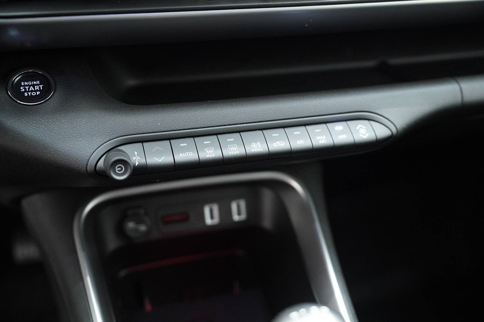 JEEP Avenger - Foto 17