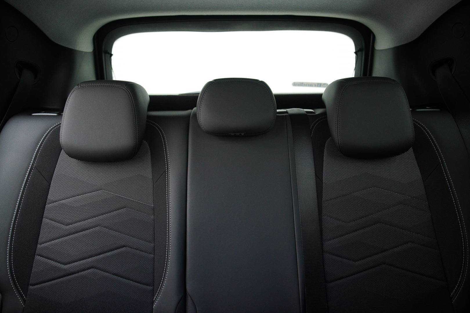 JEEP Avenger - Foto 23