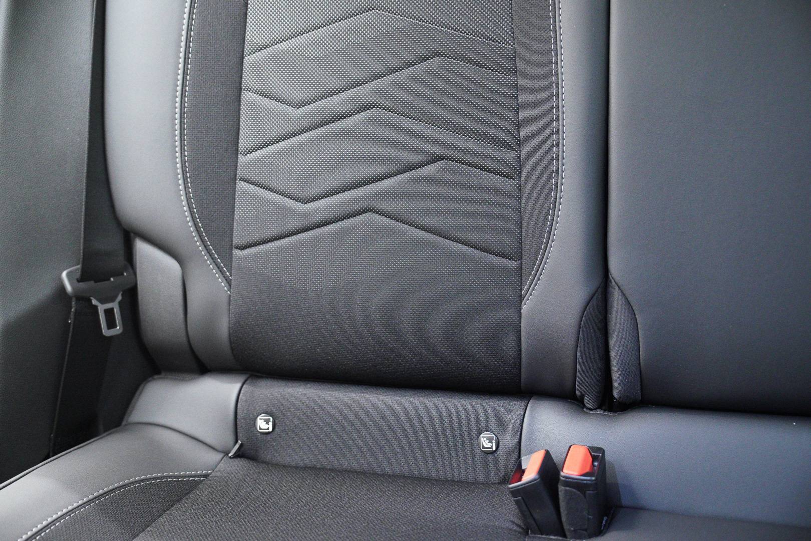 JEEP Avenger - Foto 24