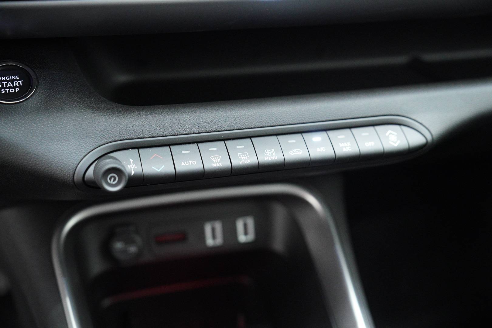 JEEP Avenger - Foto 16