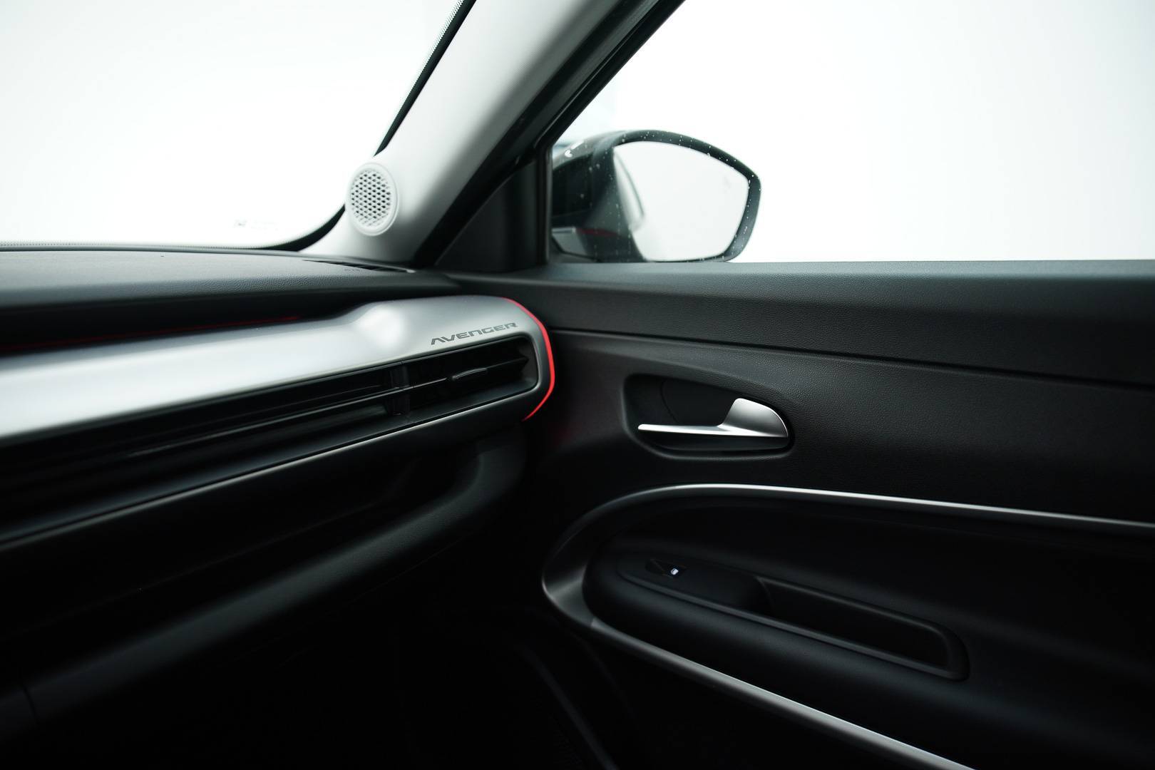 JEEP Avenger - Foto 19