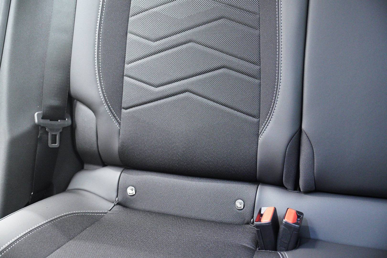 JEEP Avenger - Foto 23