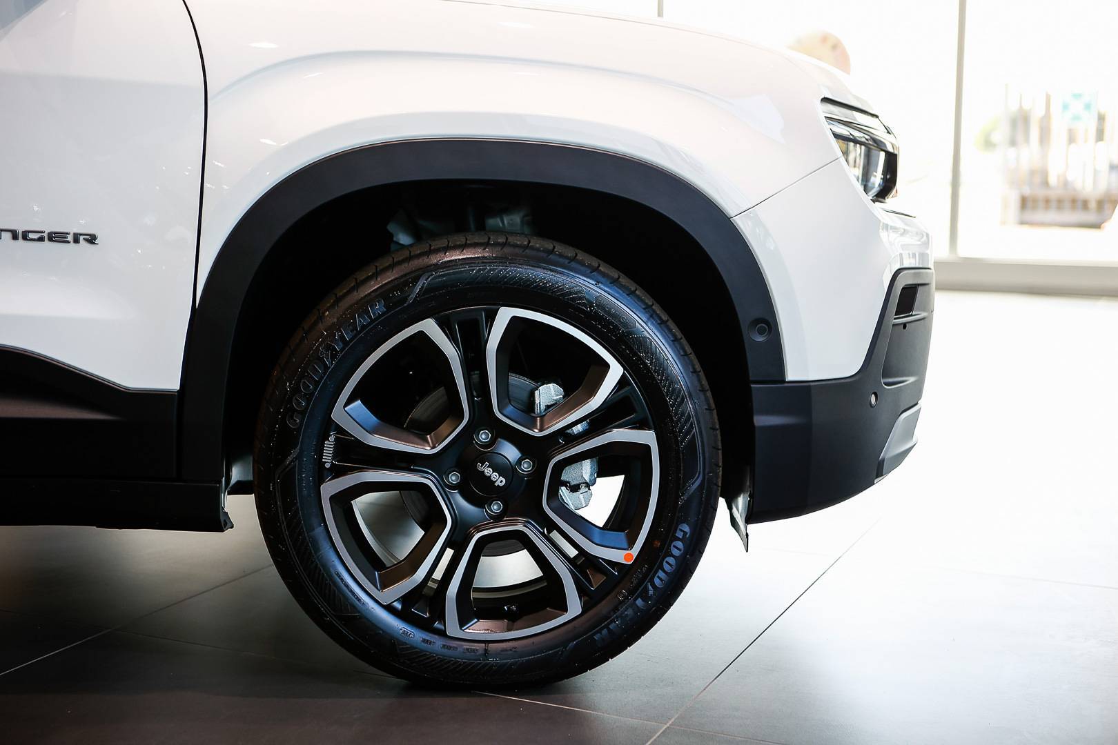 JEEP Avenger - Foto 7