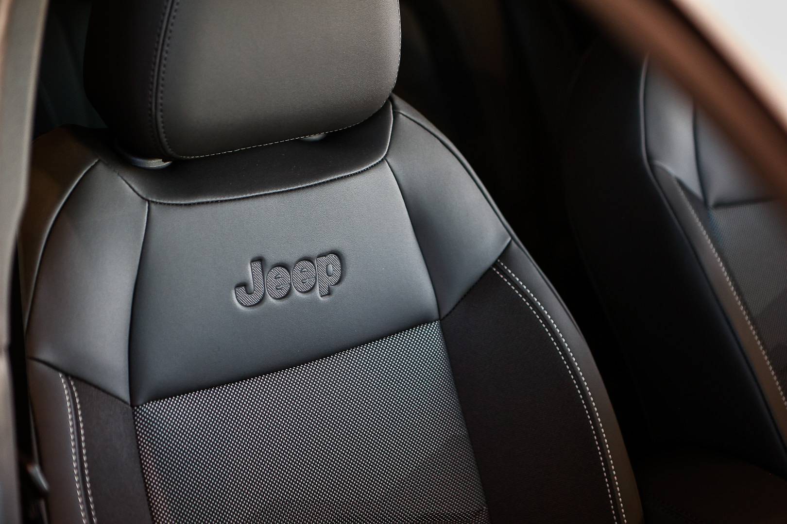 JEEP Avenger - Foto 23