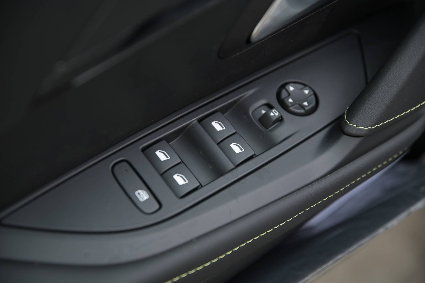 PEUGEOT 208 - Foto 13