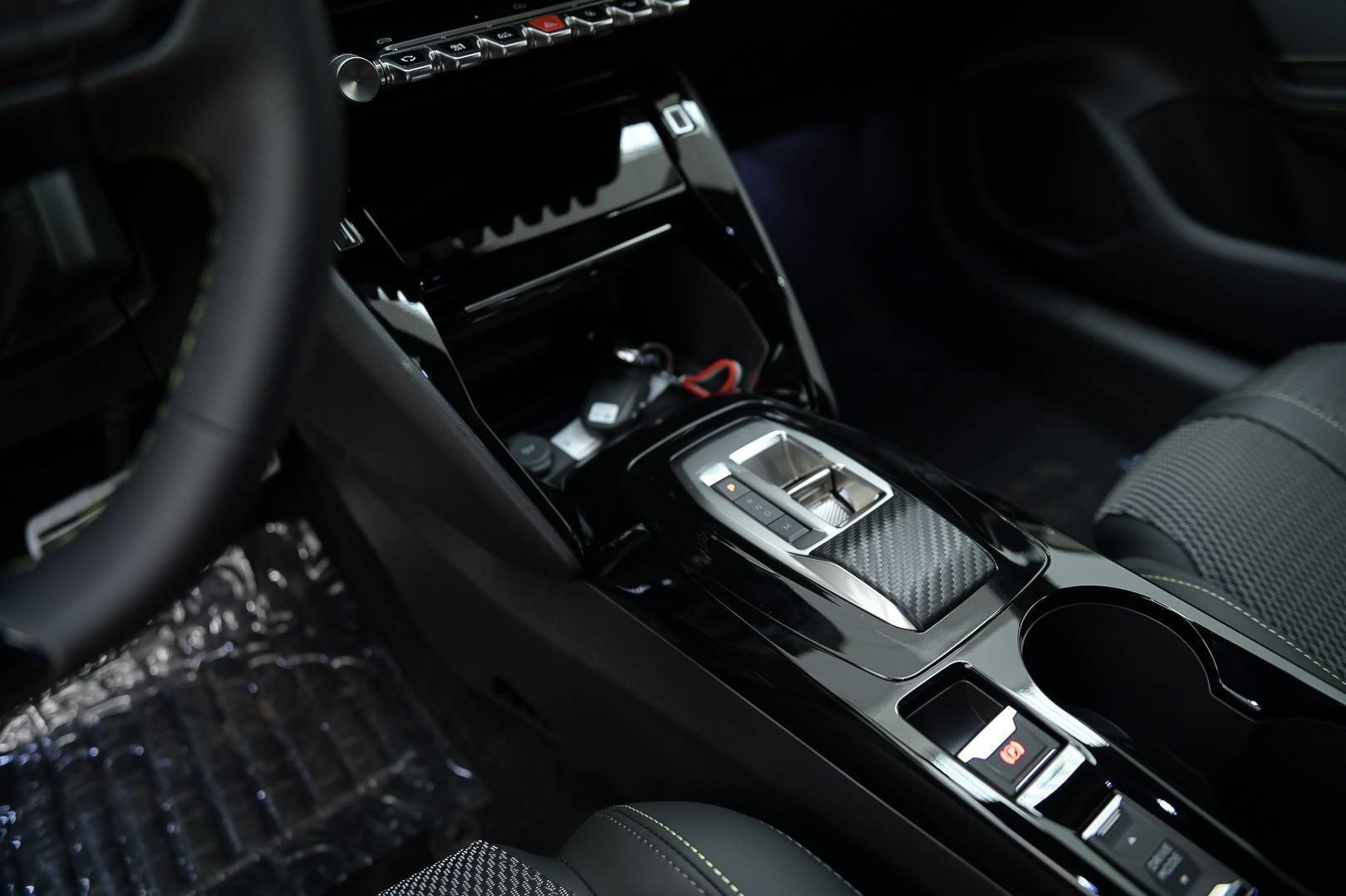 PEUGEOT 208 - Foto 16