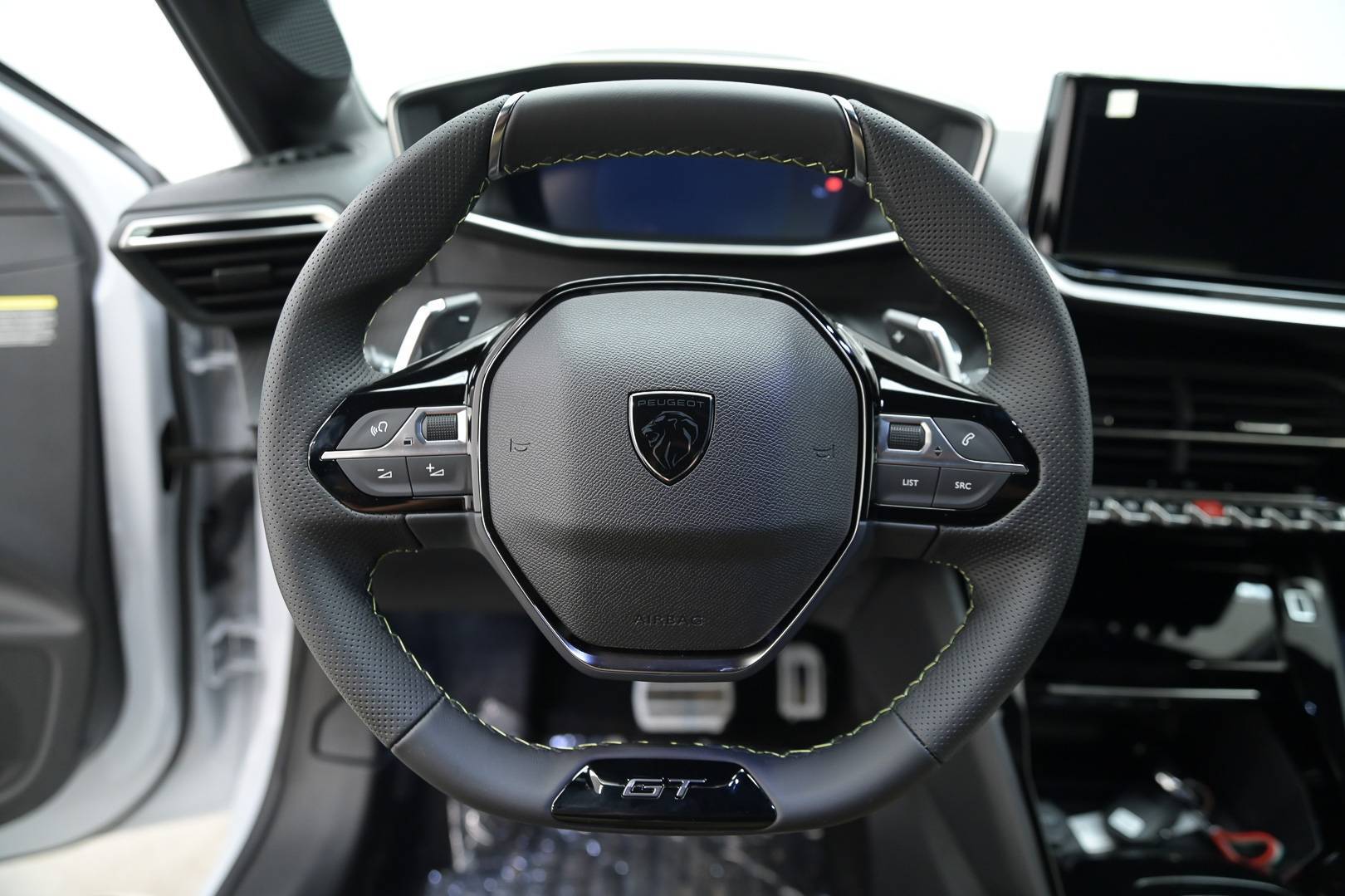 PEUGEOT 208 - Foto 17