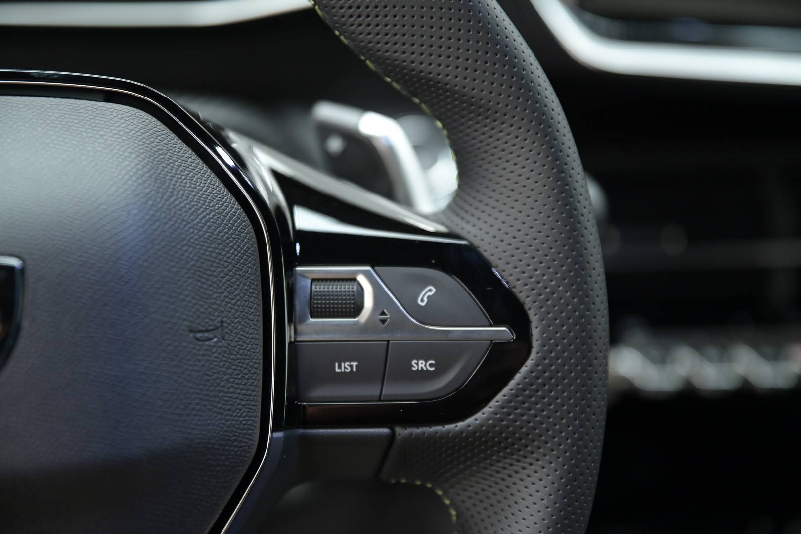 PEUGEOT 208 - Foto 19