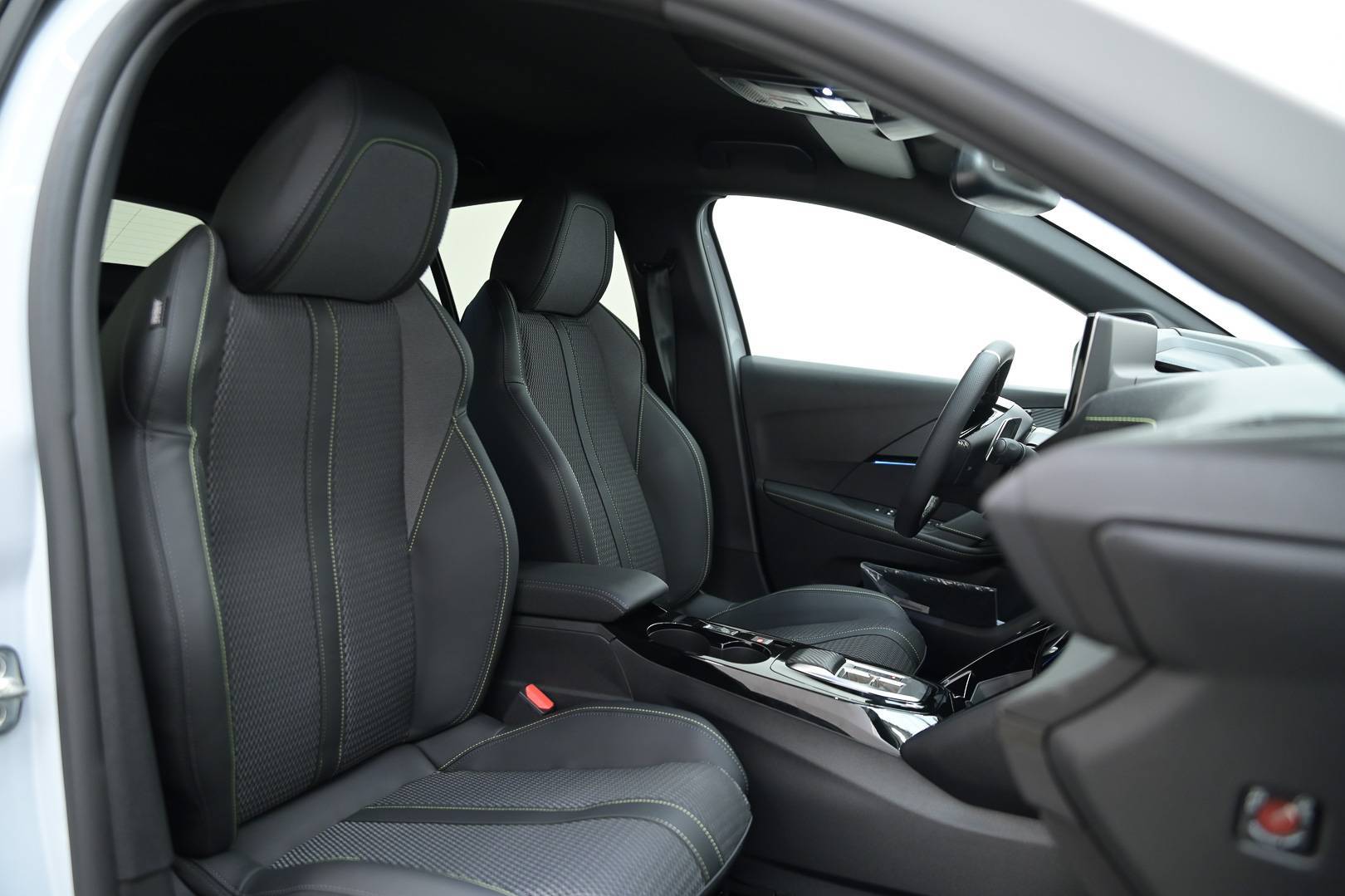 PEUGEOT 208 - Foto 27