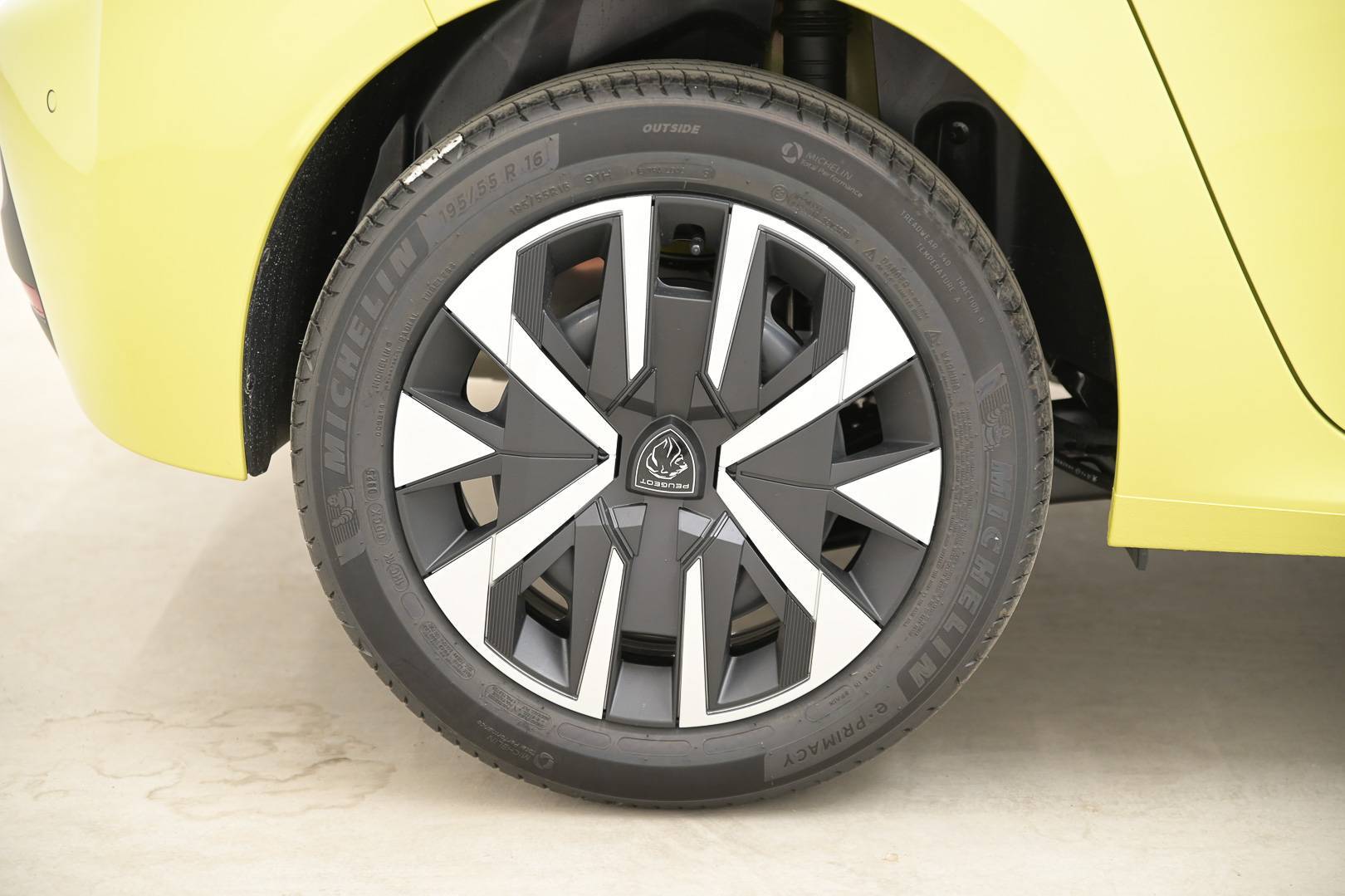 PEUGEOT 208 - Foto 10