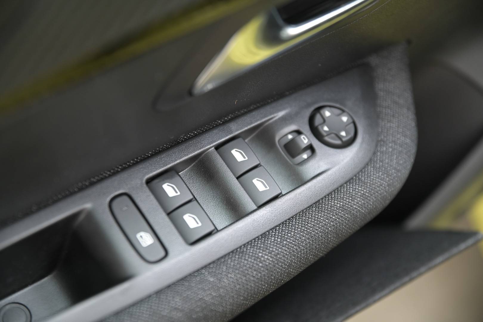 PEUGEOT 208 - Foto 13