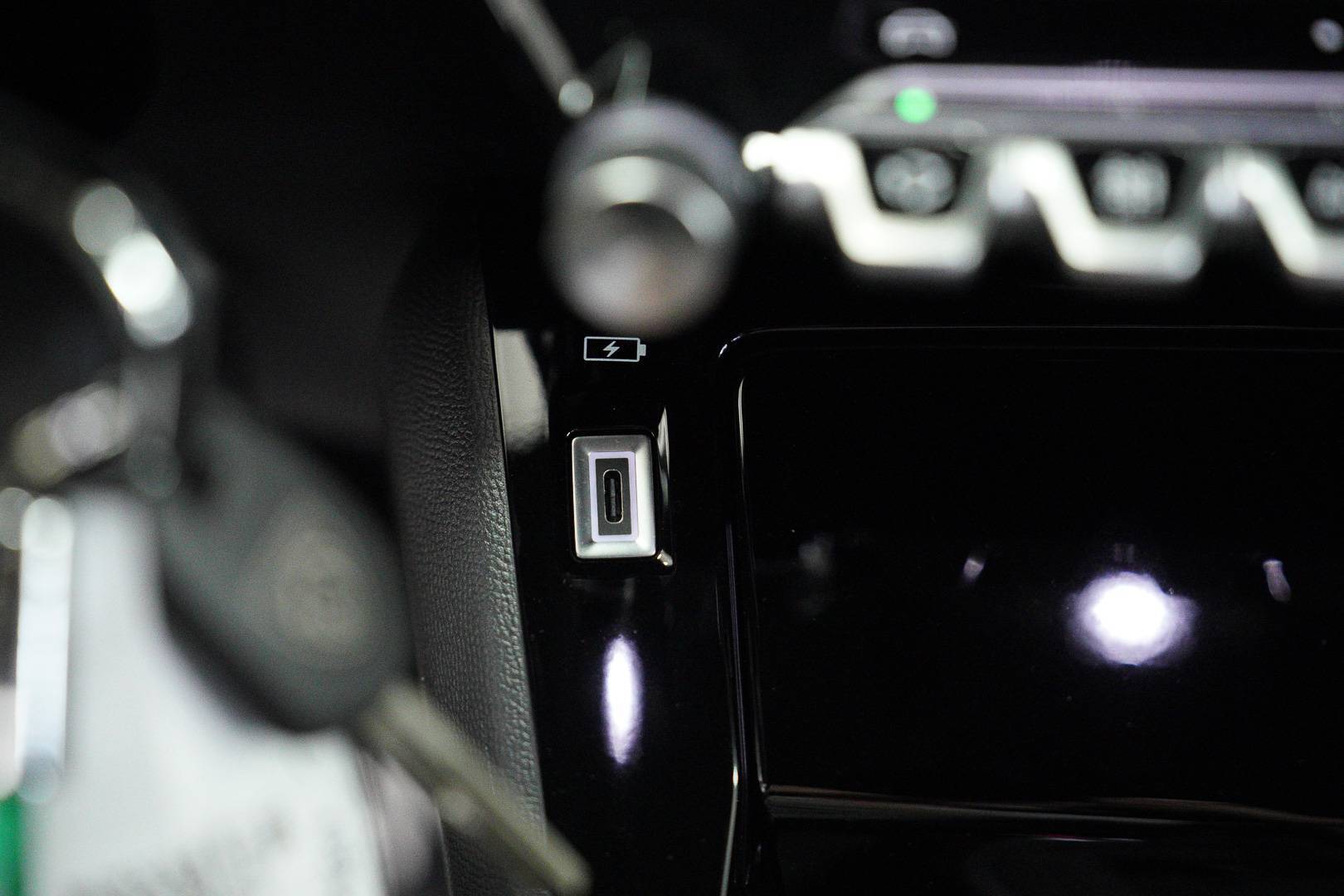 PEUGEOT 2008 - Foto 18