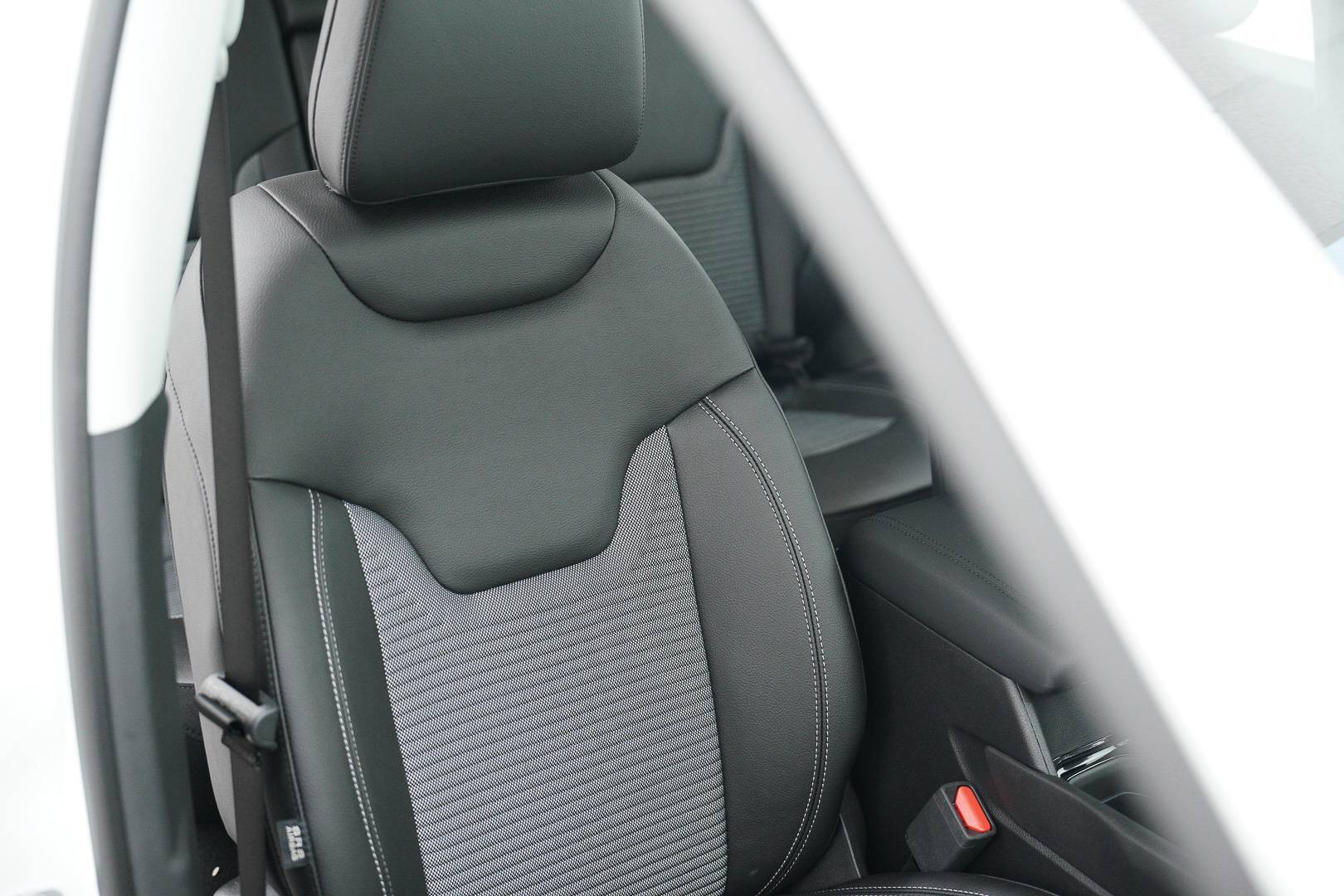 JEEP Compass - Foto 22