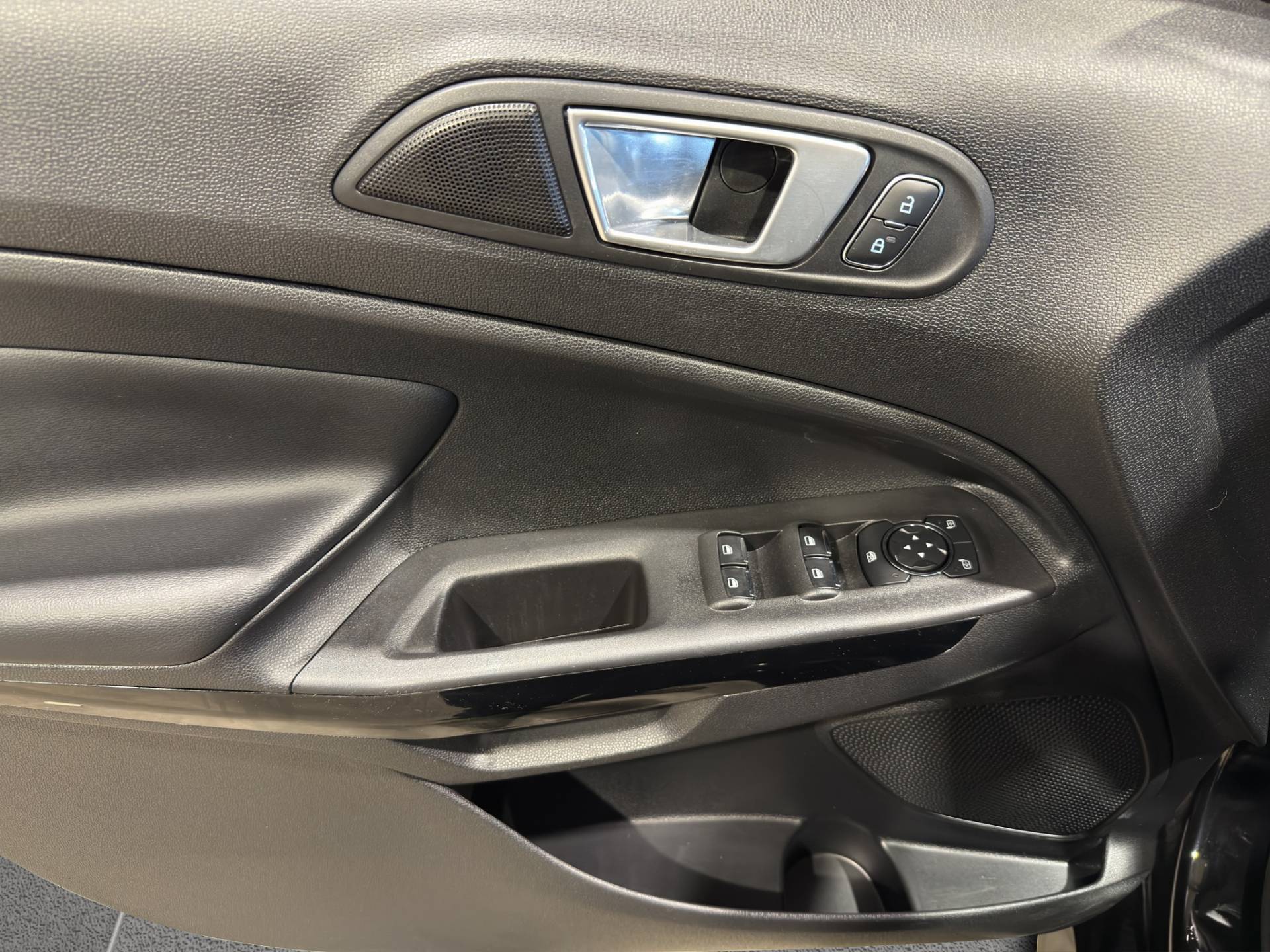 FORD EcoSport - Foto 8