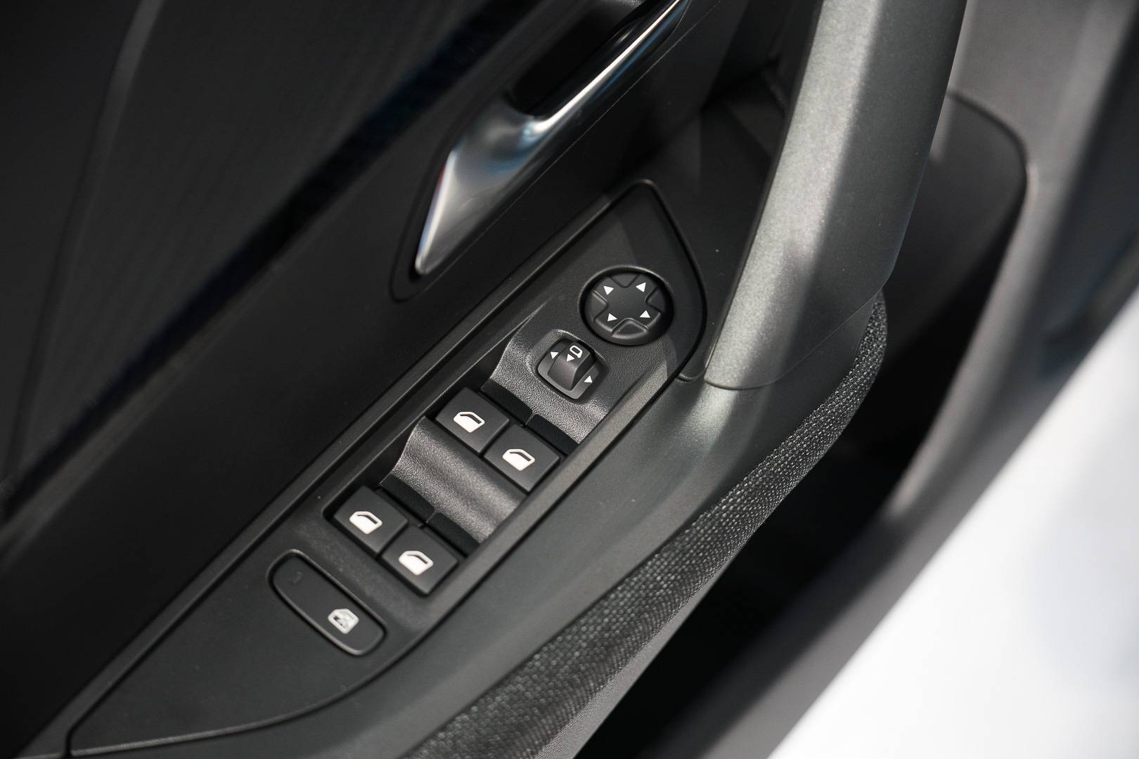 PEUGEOT 208 - Foto 8