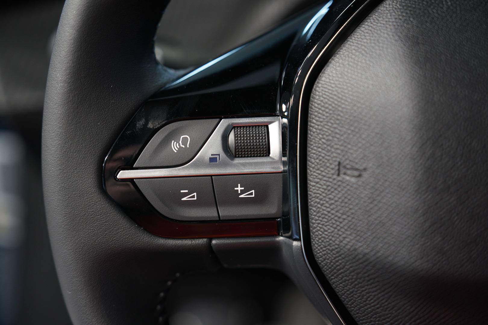 PEUGEOT 208 - Foto 10