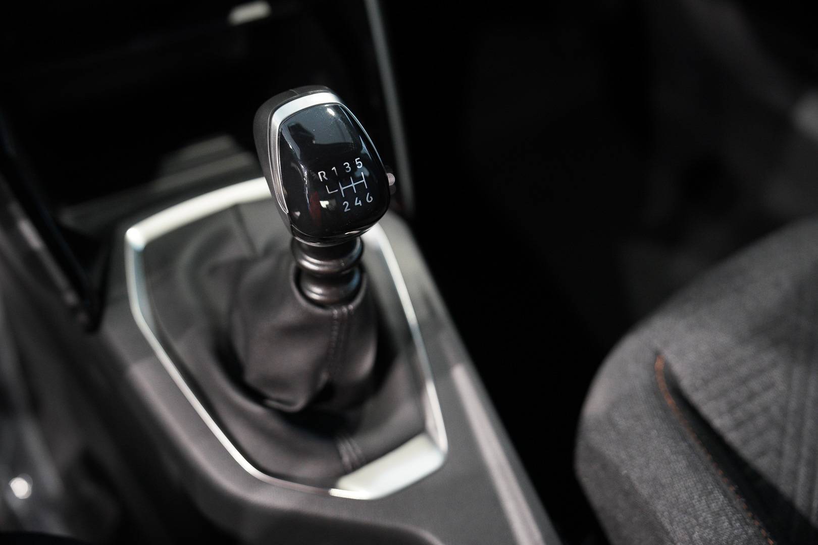 PEUGEOT 208 - Foto 16