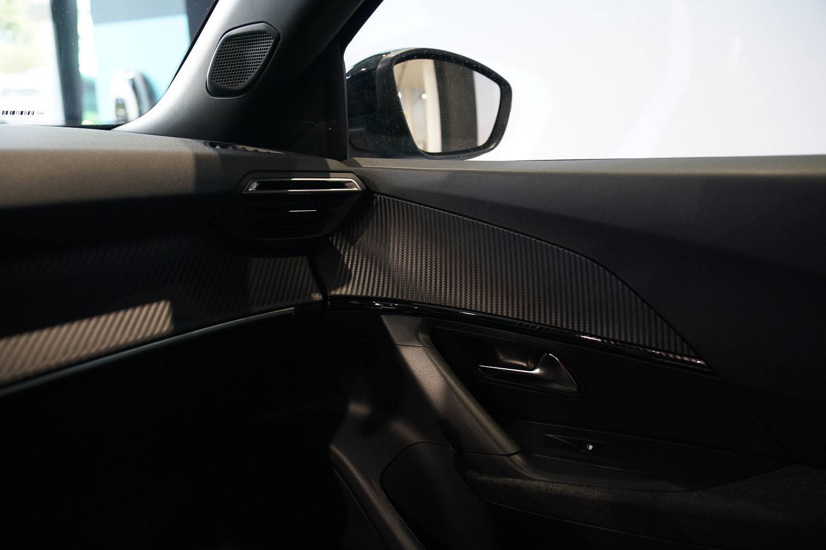 PEUGEOT 208 - Foto 17