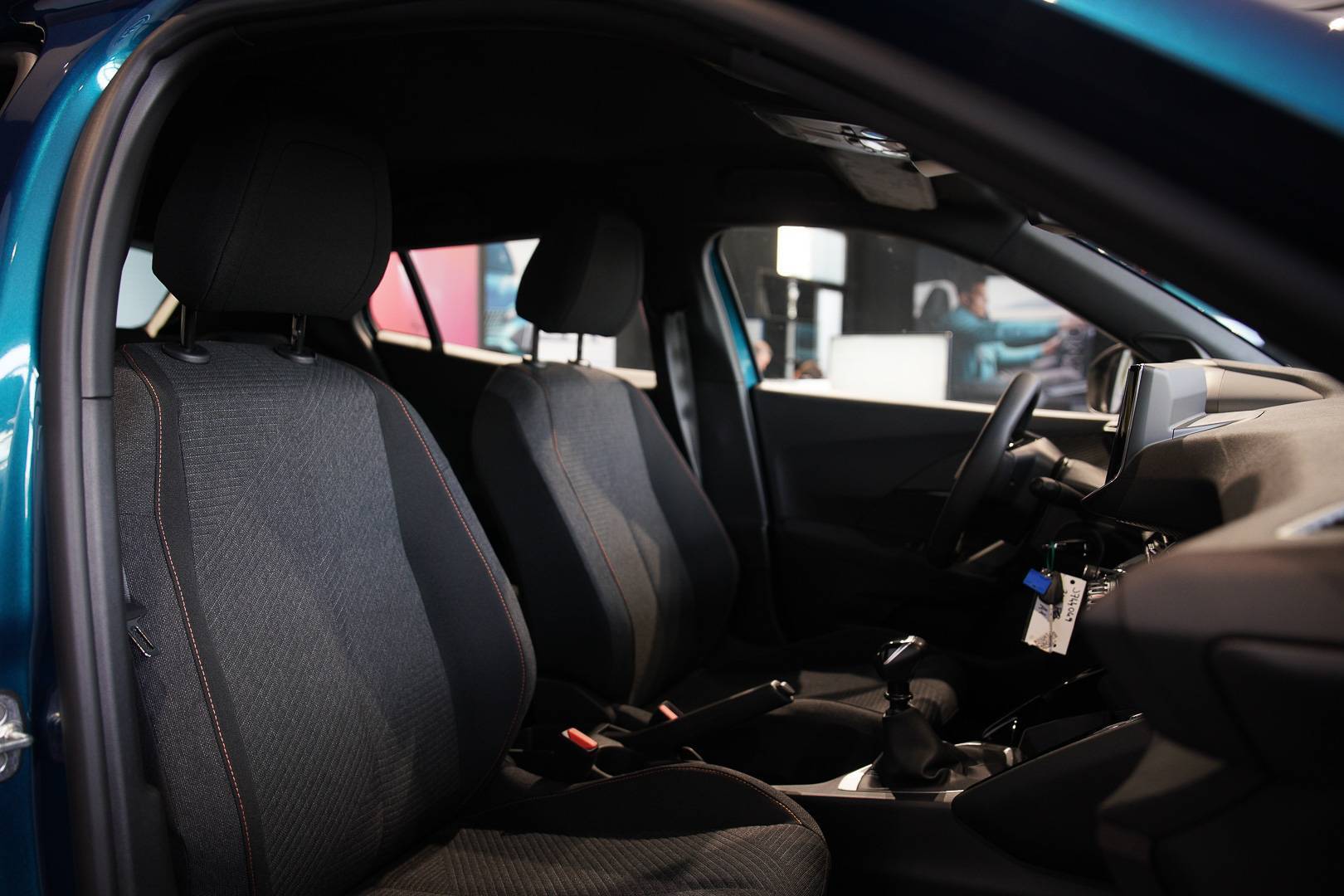 PEUGEOT 208 - Foto 18