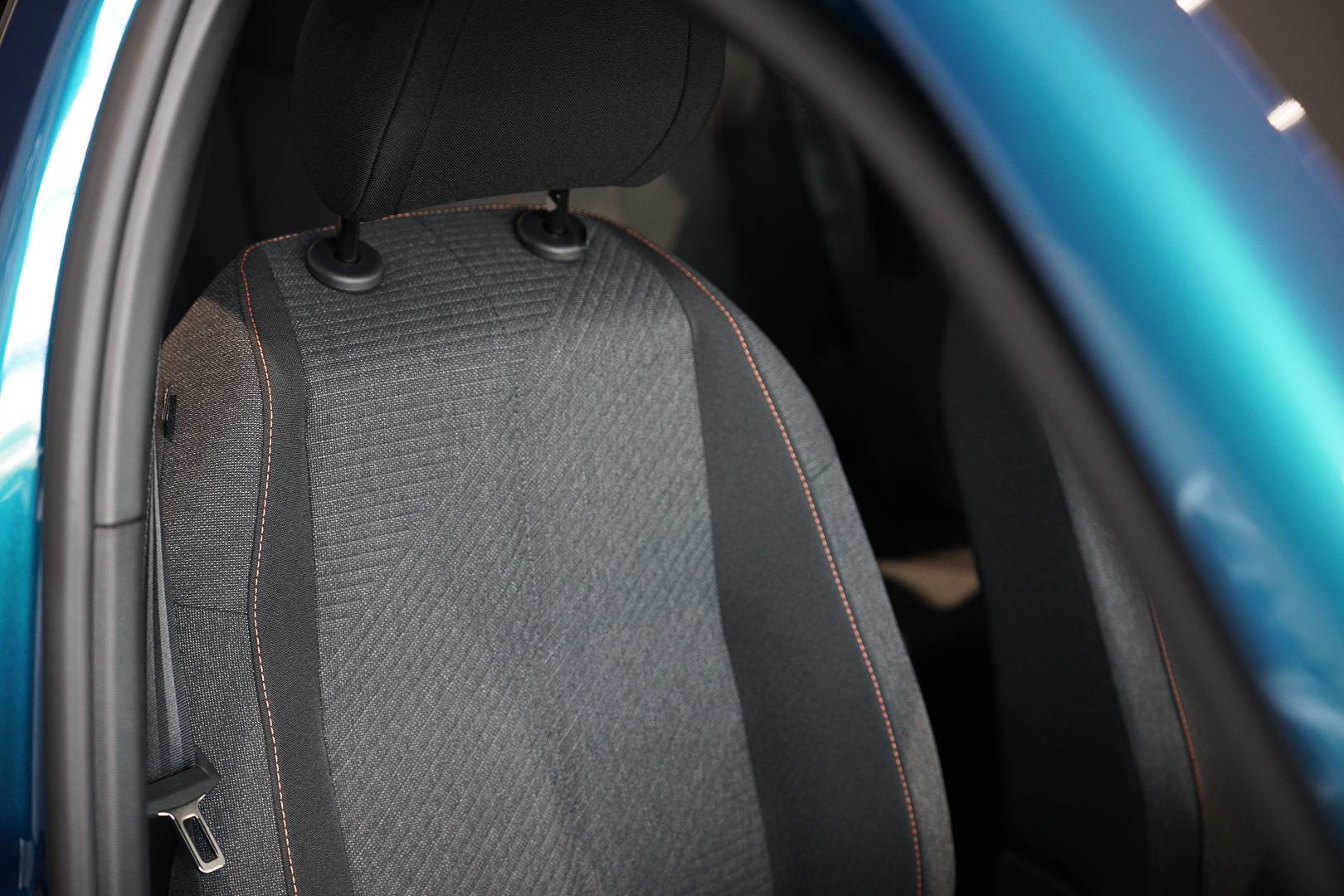 PEUGEOT 208 - Foto 19