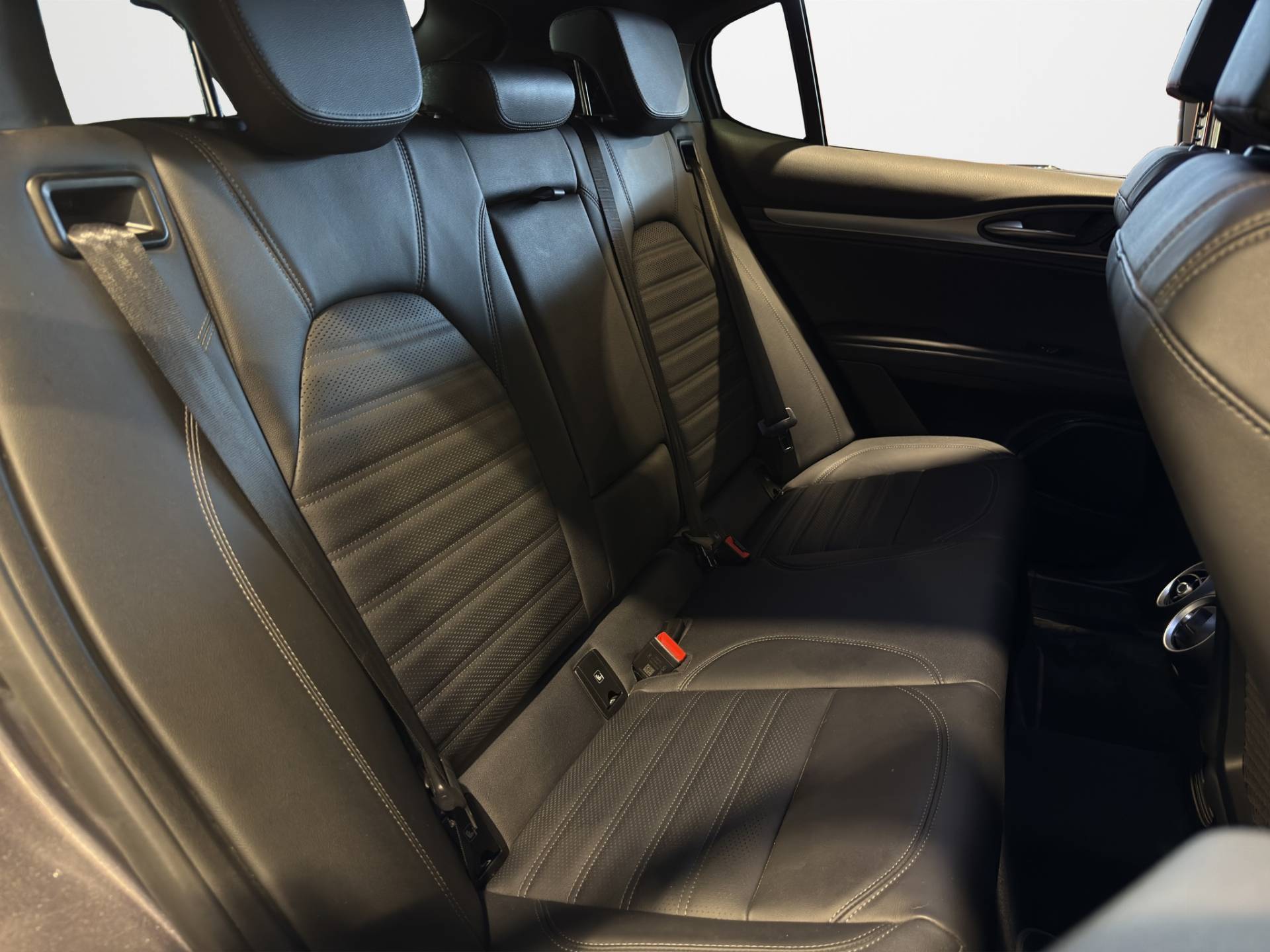 ALFA ROMEO Stelvio - Foto 17