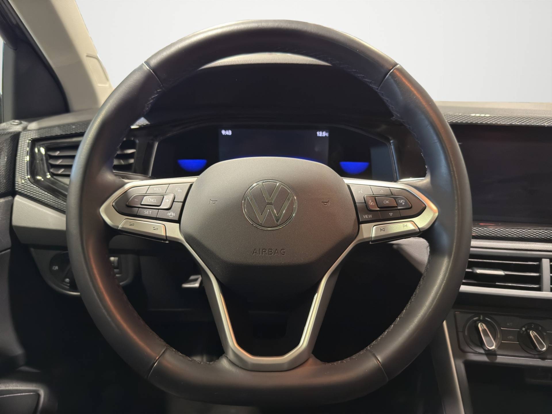 VOLKSWAGEN Polo - Foto 9