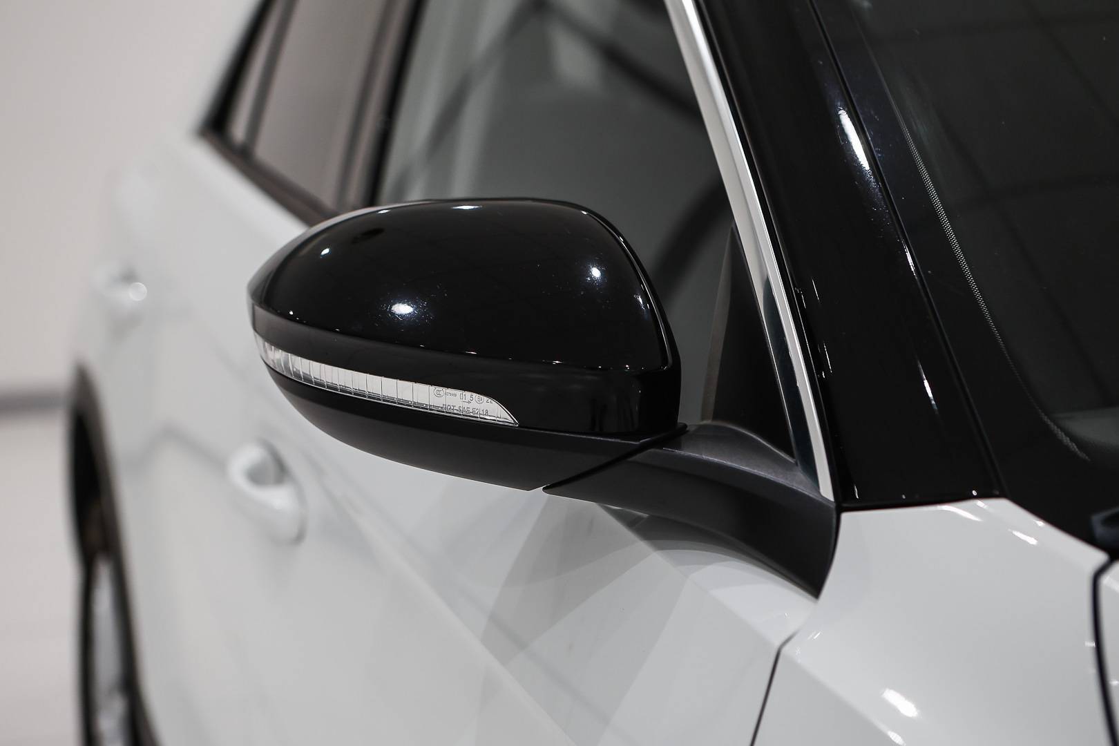 VOLKSWAGEN T-Roc T-Roc 1.0 tsi Style 110cv usata in pronta consegna - Brandini