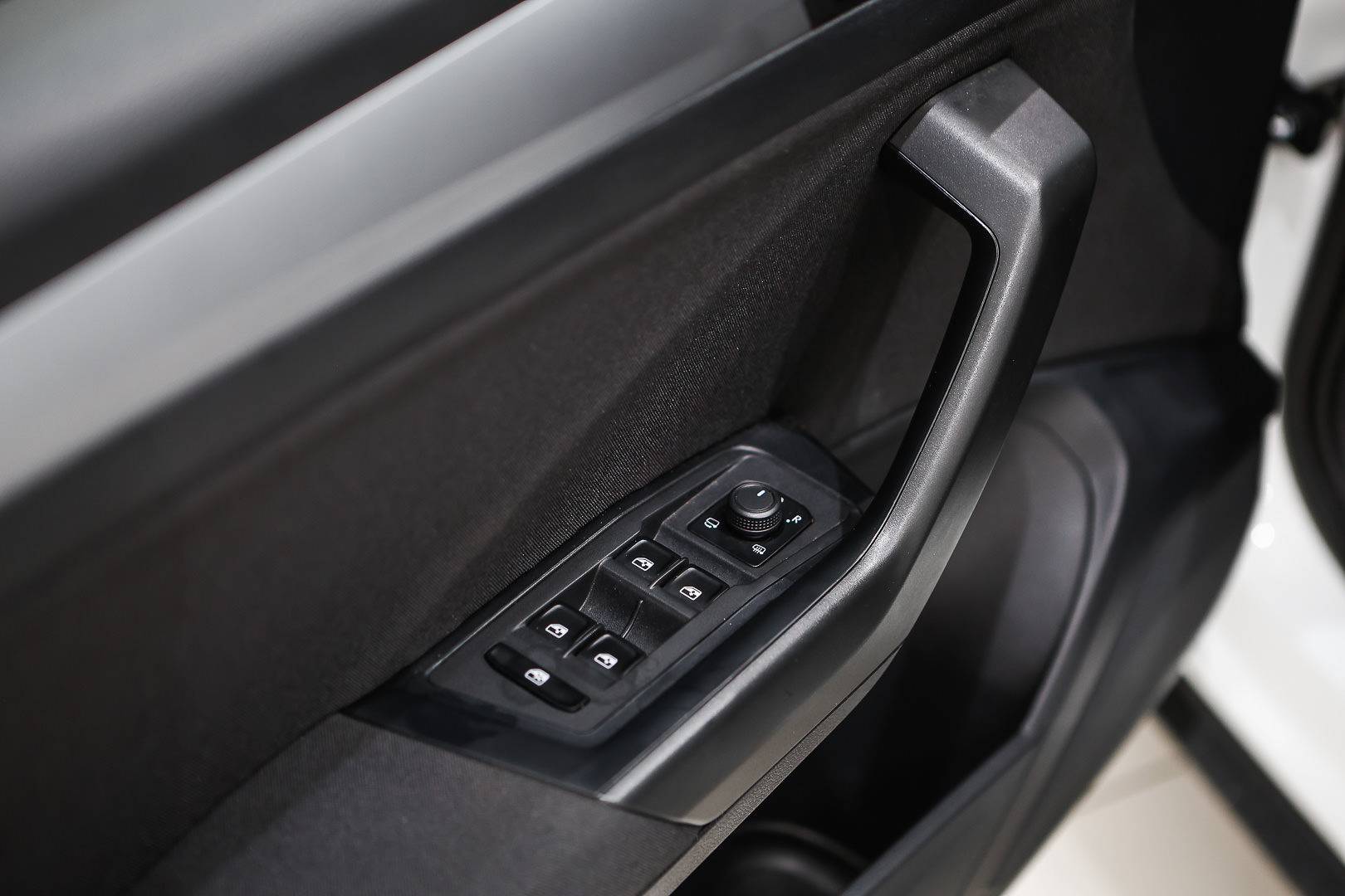 VOLKSWAGEN T-Roc T-Roc 1.0 tsi Style 110cv usata in pronta consegna - Brandini