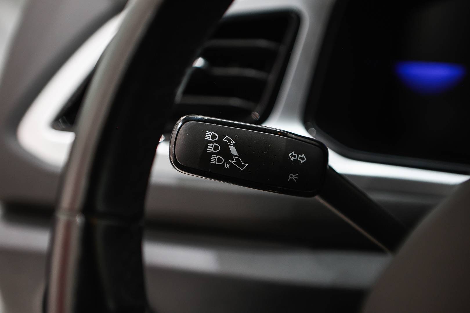 VOLKSWAGEN T-Roc T-Roc 1.0 tsi Style 110cv usata in pronta consegna - Brandini