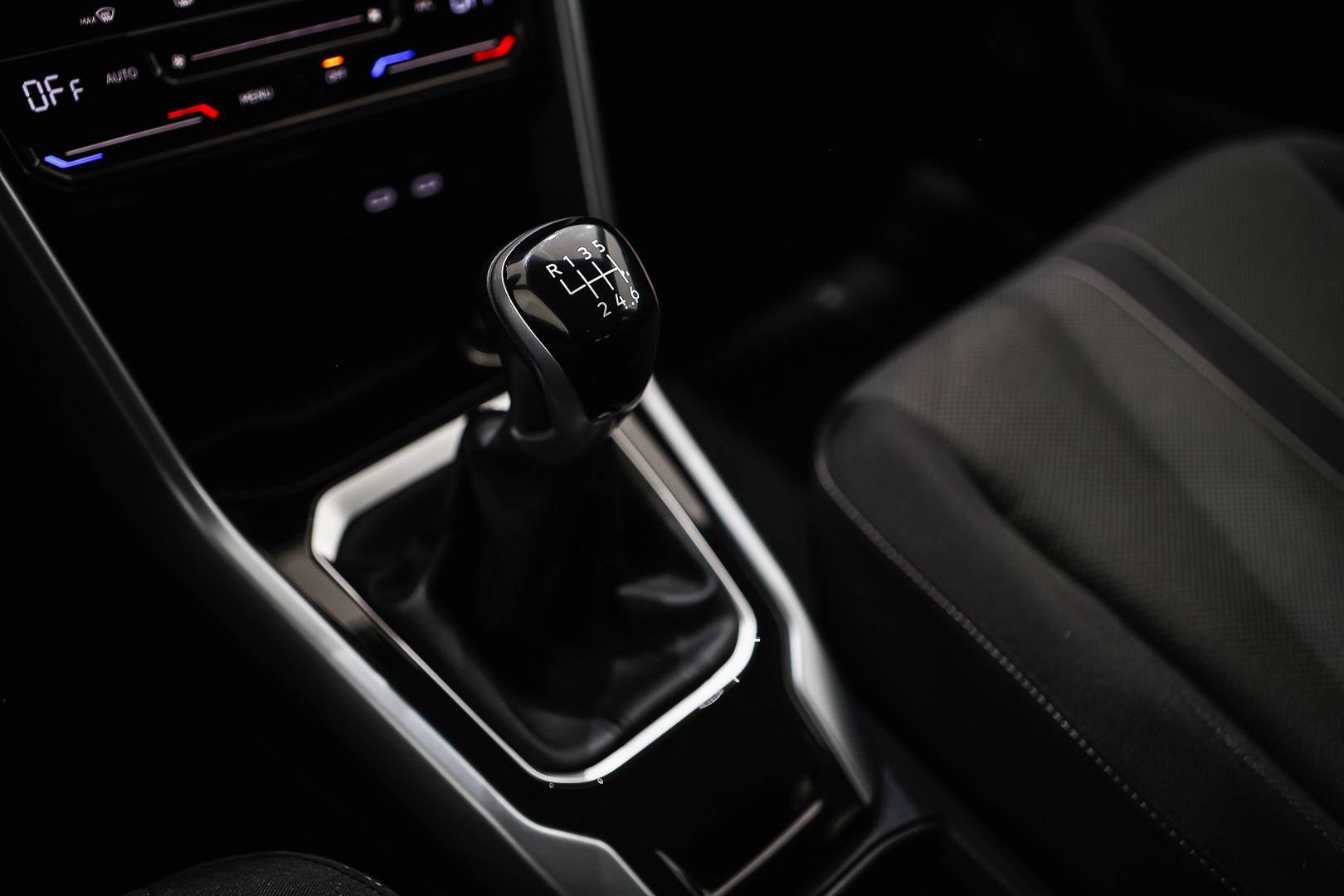 VOLKSWAGEN T-Roc T-Roc 1.0 tsi Style 110cv usata in pronta consegna - Brandini