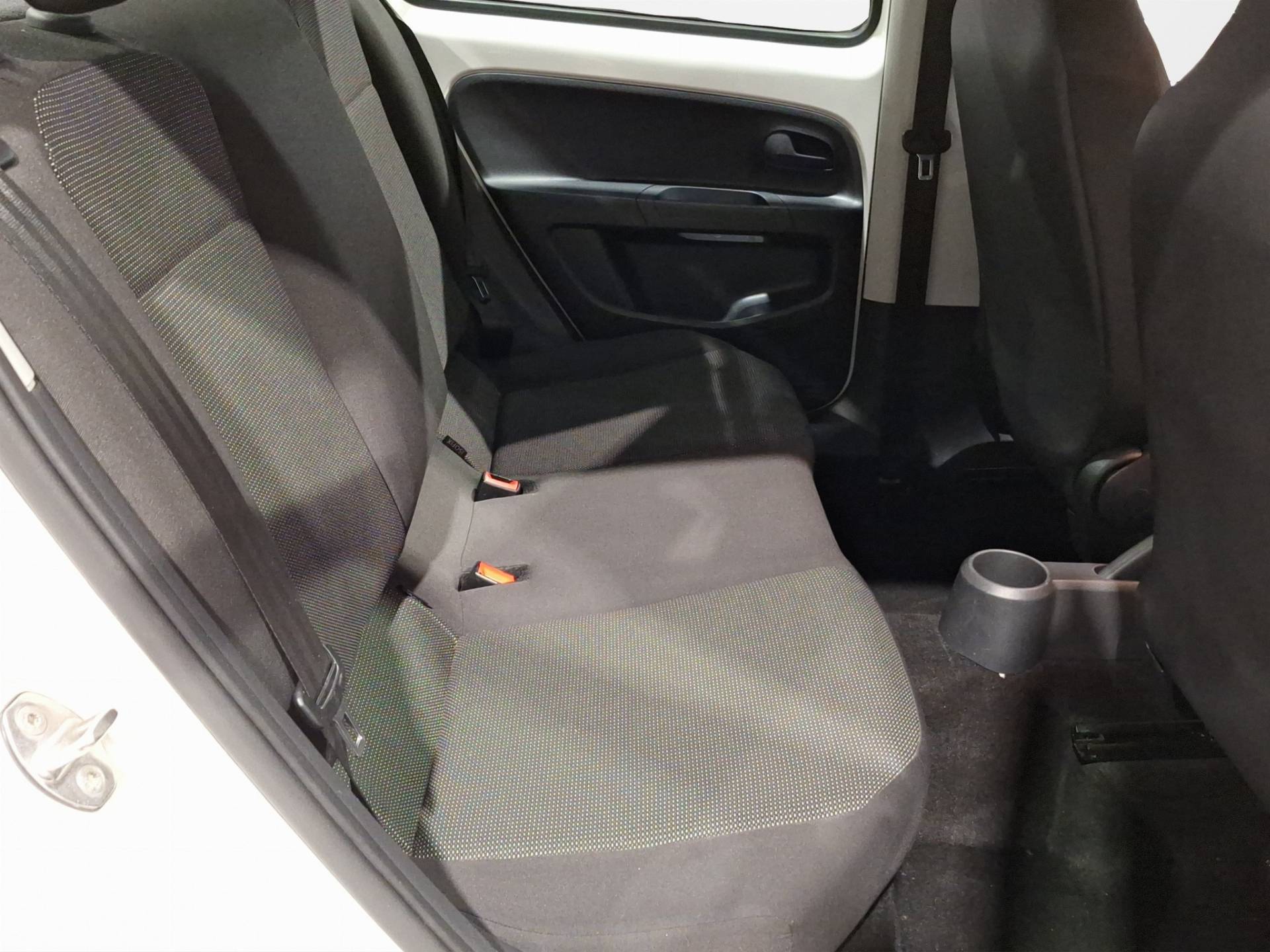 VOLKSWAGEN up! - Foto 17