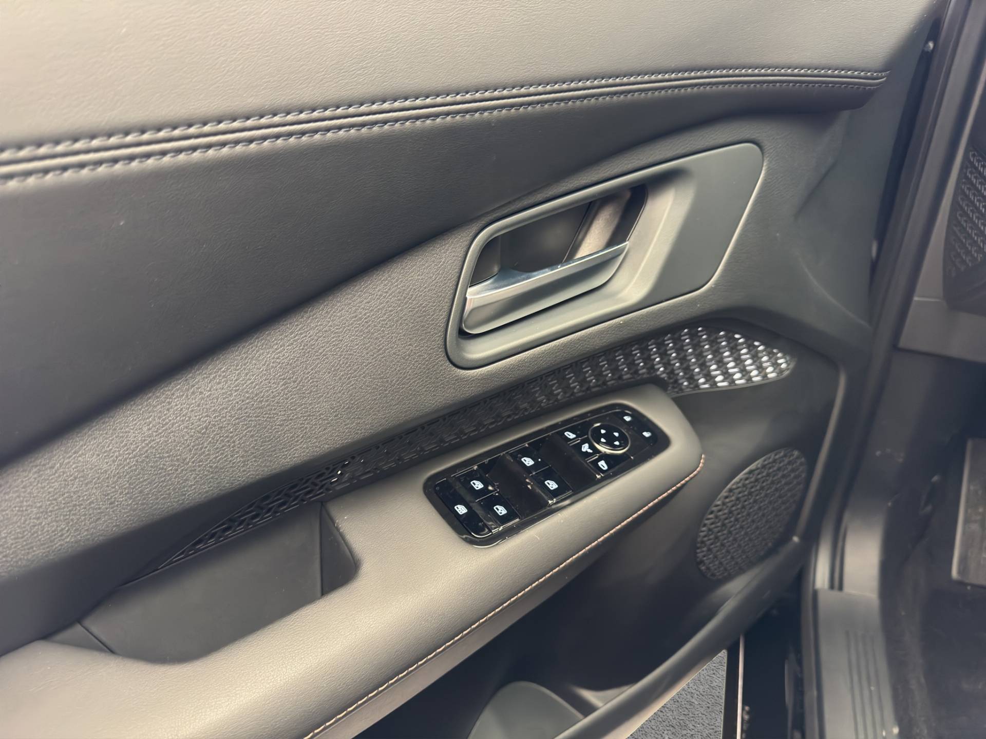 NISSAN ARIYA - Foto 8