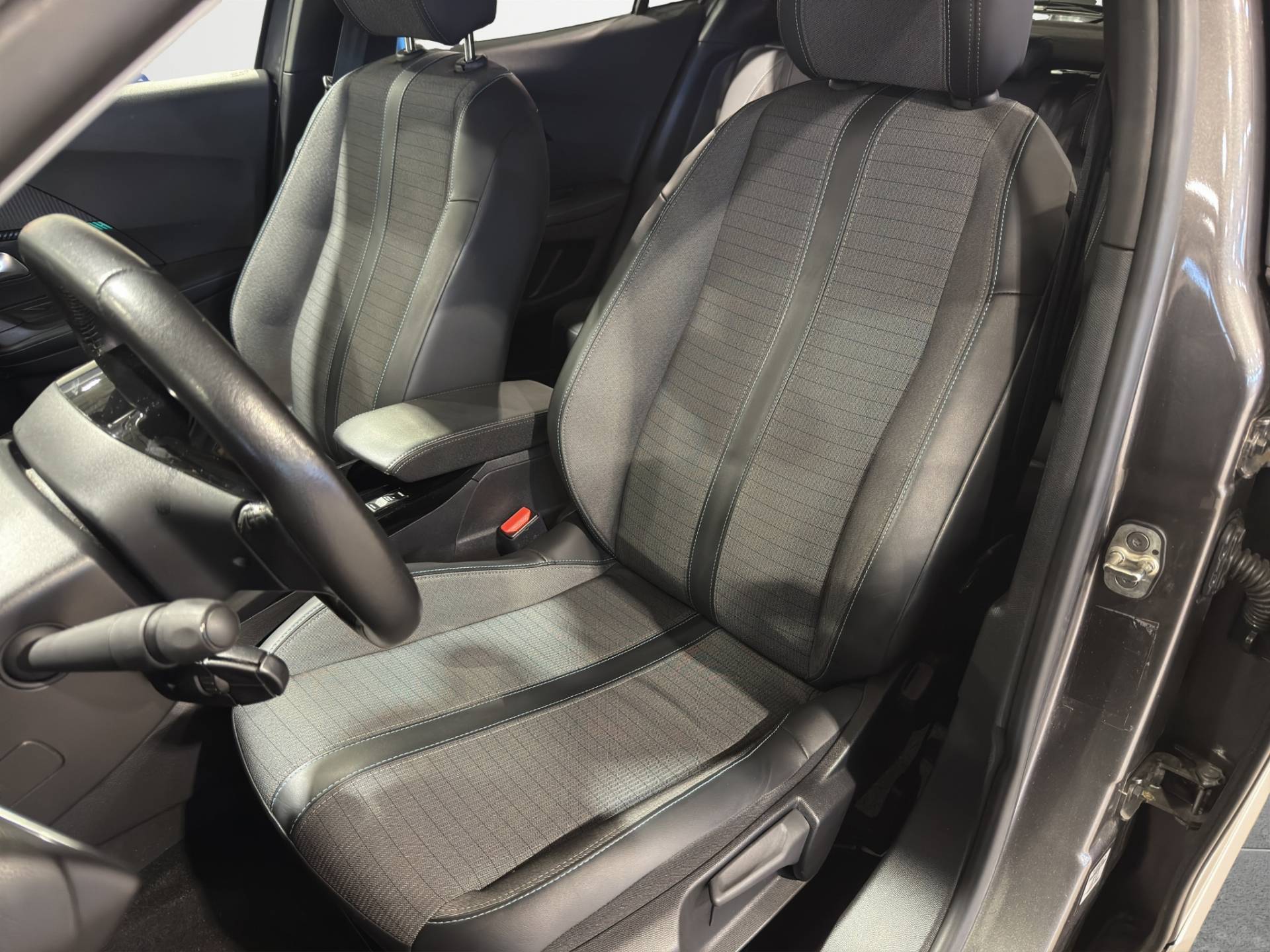 PEUGEOT 2008 - Foto 7