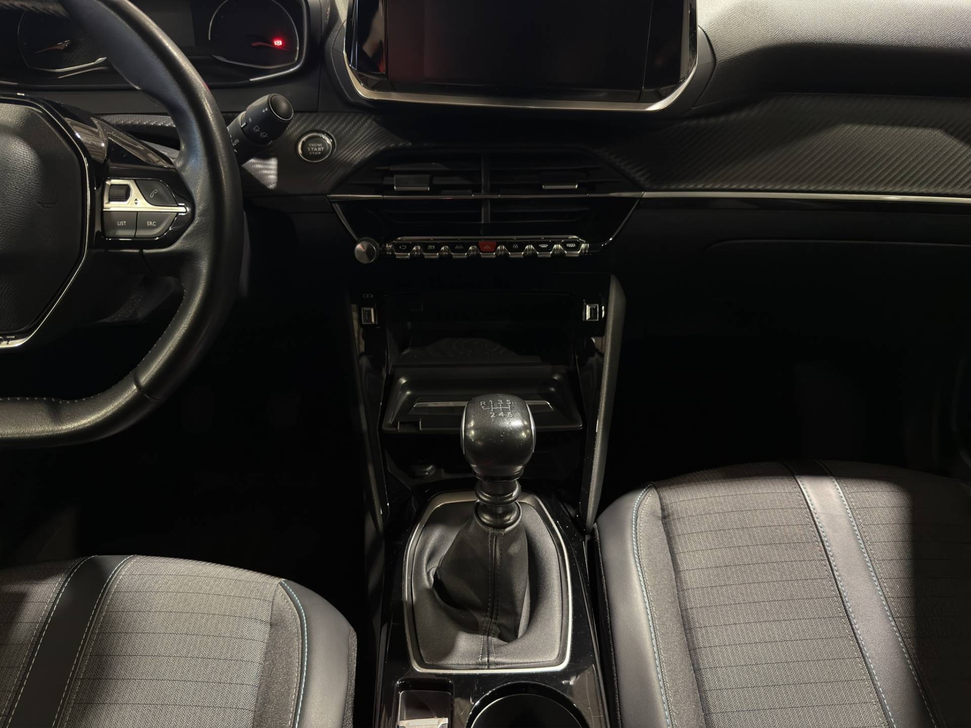 PEUGEOT 2008 - Foto 13