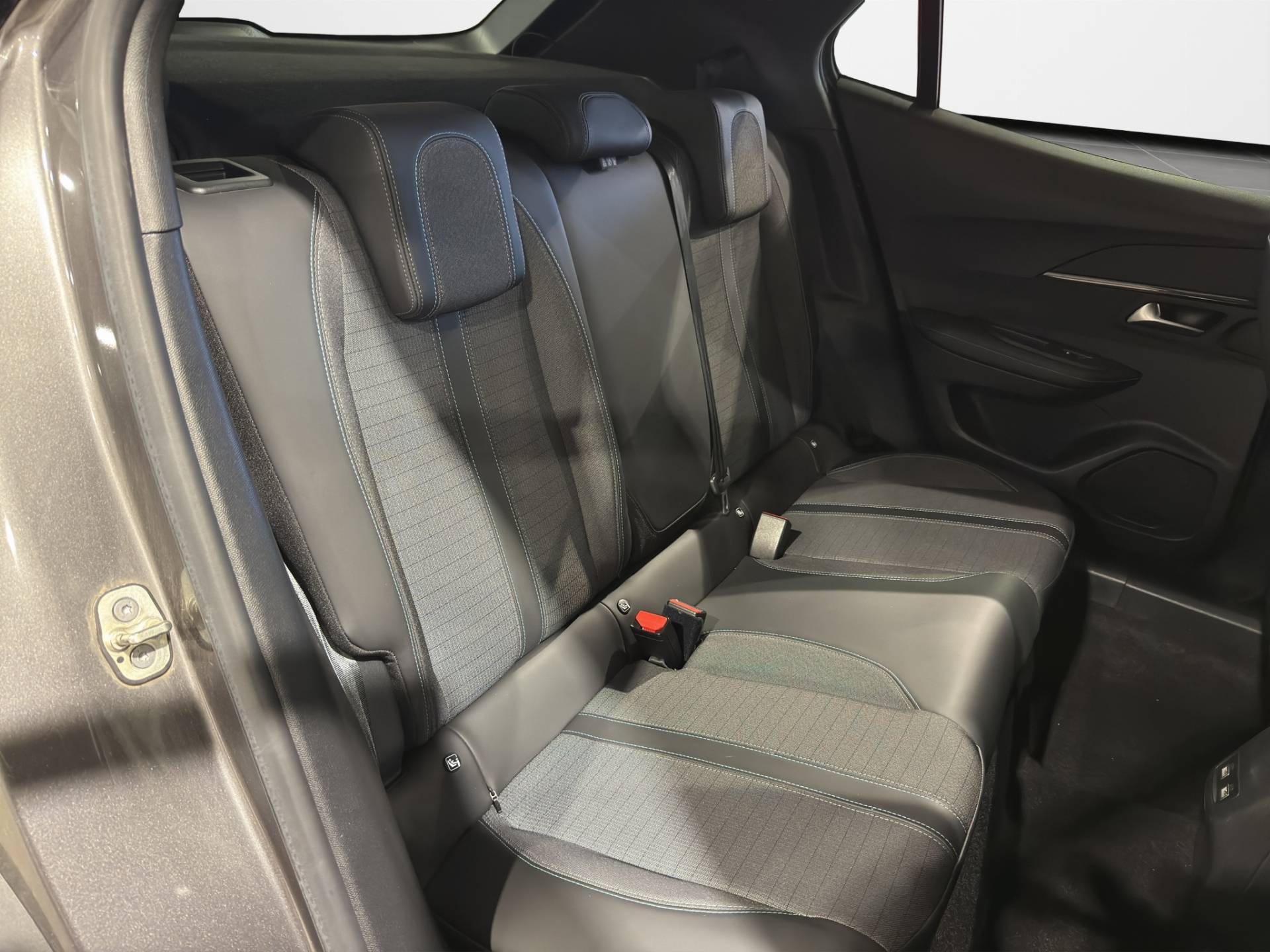 PEUGEOT 2008 - Foto 17