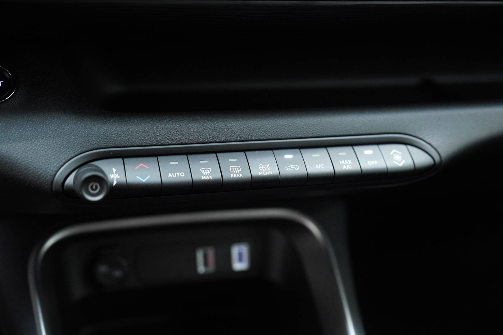 JEEP Avenger - Foto 16