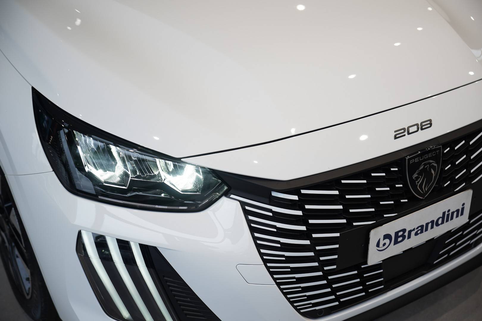 Auto Venduta - PEUGEOT 208 208 1.2 hybrid Allure 145cv e-dcs 6 usata in pronta consegna - Brandini