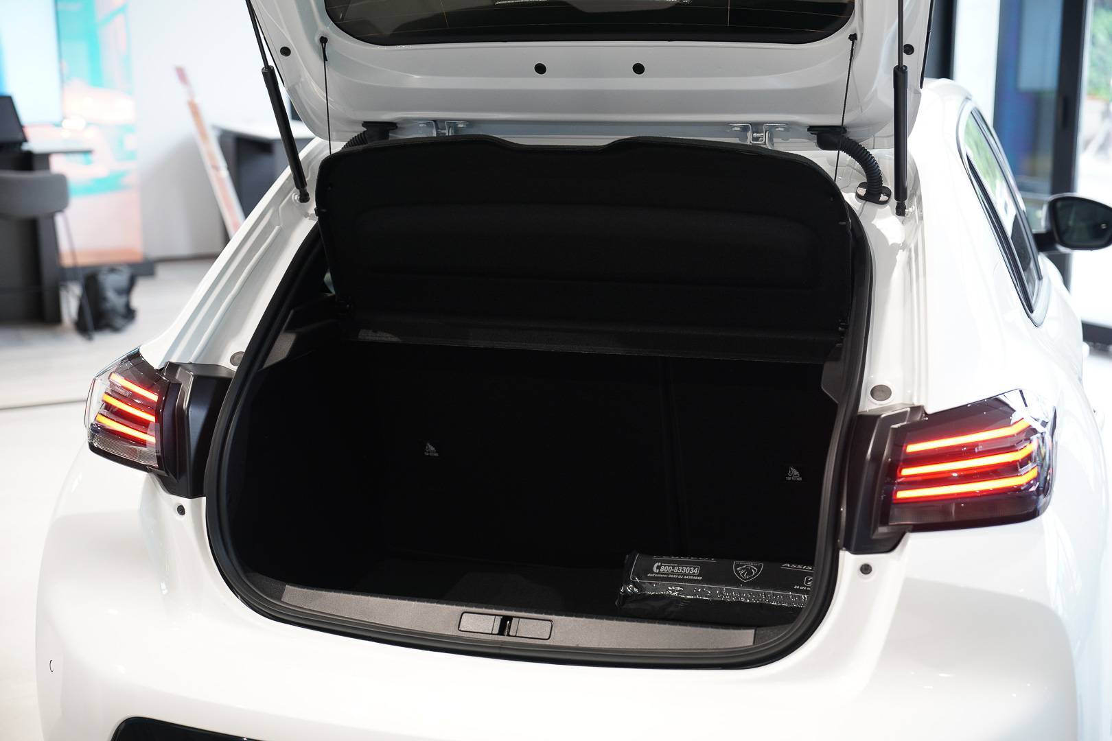 Auto Venduta - PEUGEOT 208 208 1.2 hybrid Allure 145cv e-dcs 6 usata in pronta consegna - Brandini