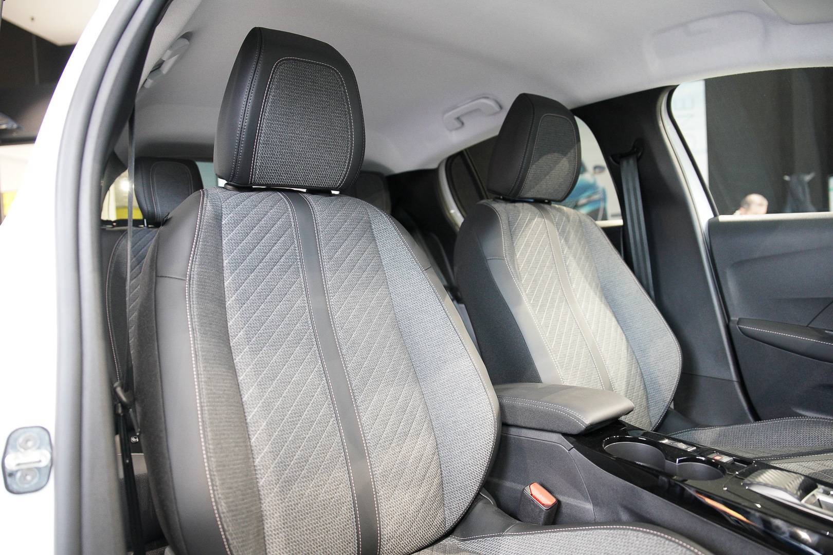 Auto Venduta - PEUGEOT 208 208 1.2 hybrid Allure 145cv e-dcs 6 usata in pronta consegna - Brandini