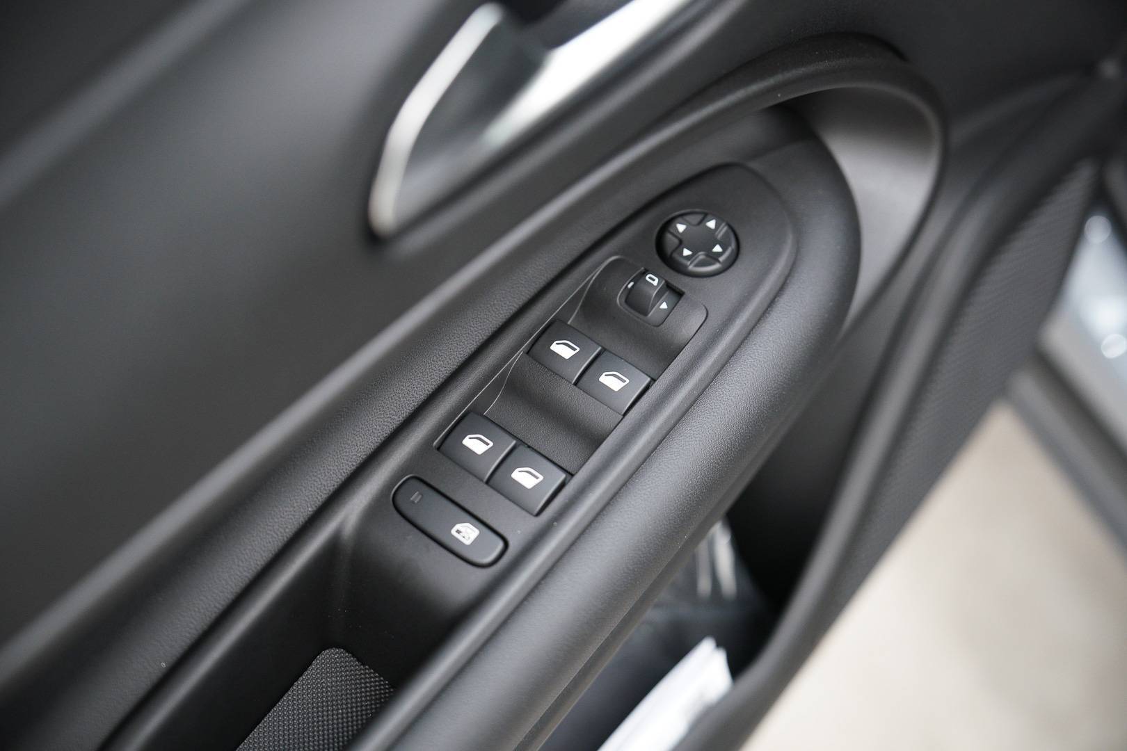 JEEP Avenger - Foto 10