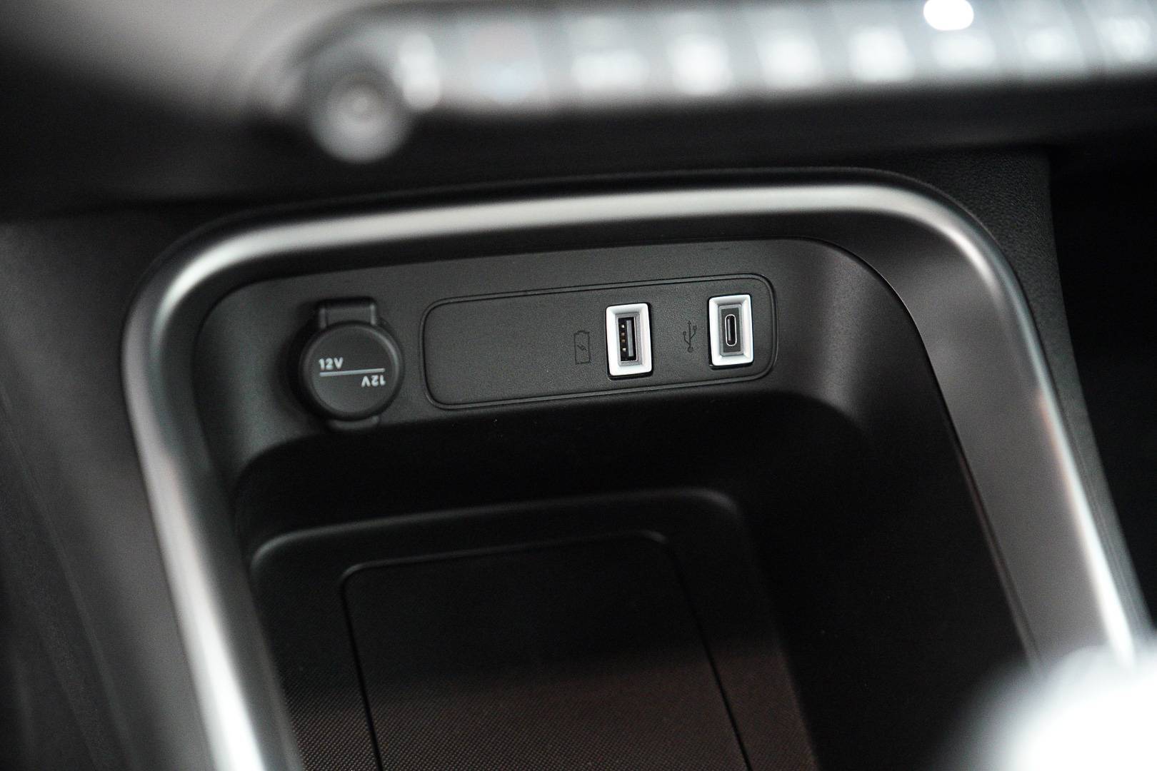 JEEP Avenger - Foto 17