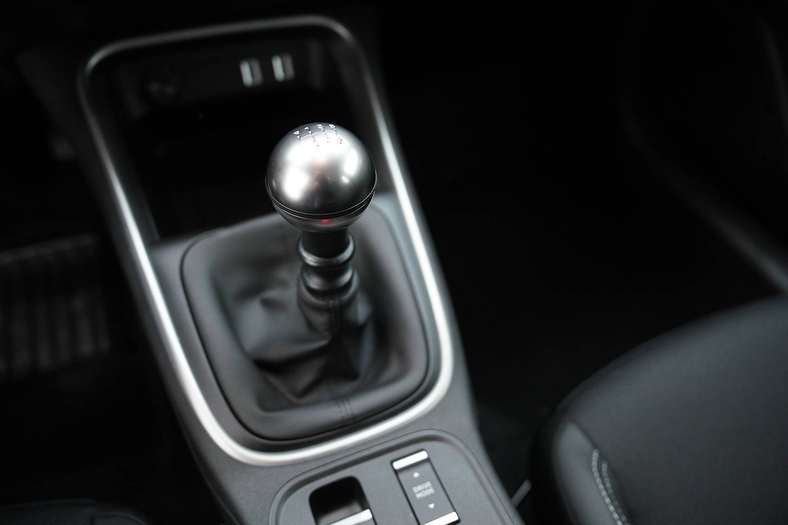 JEEP Avenger - Foto 18