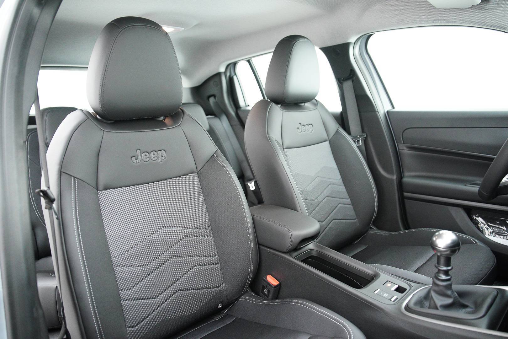 JEEP Avenger - Foto 21