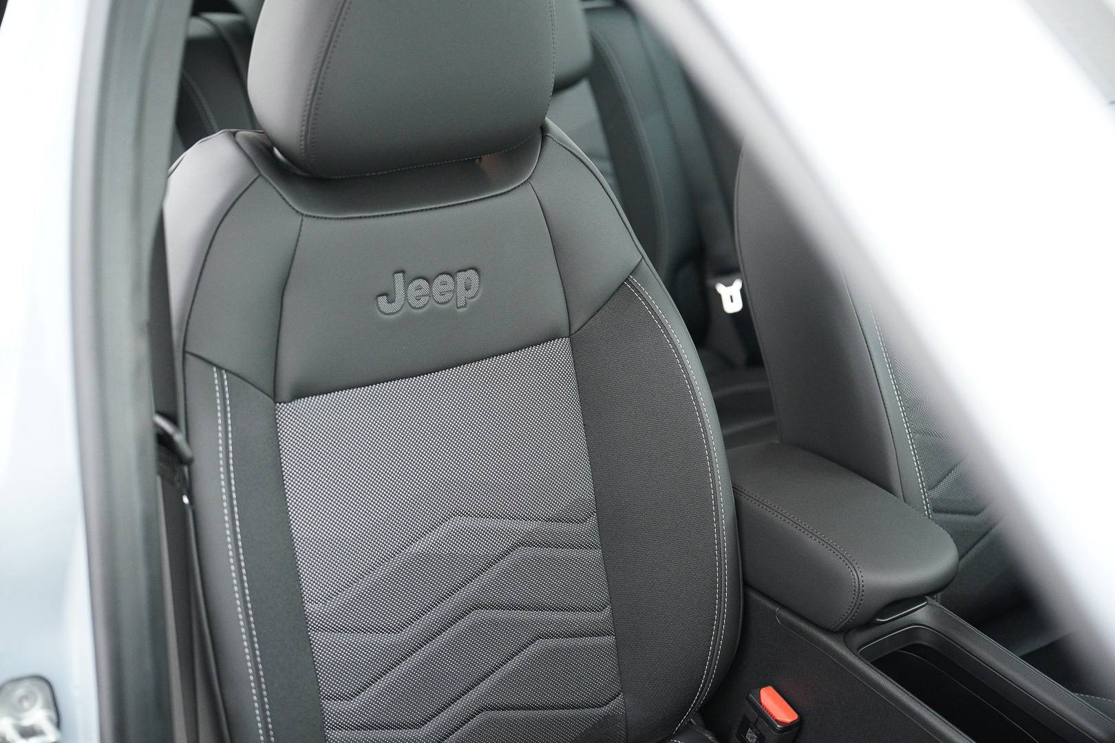 JEEP Avenger - Foto 22