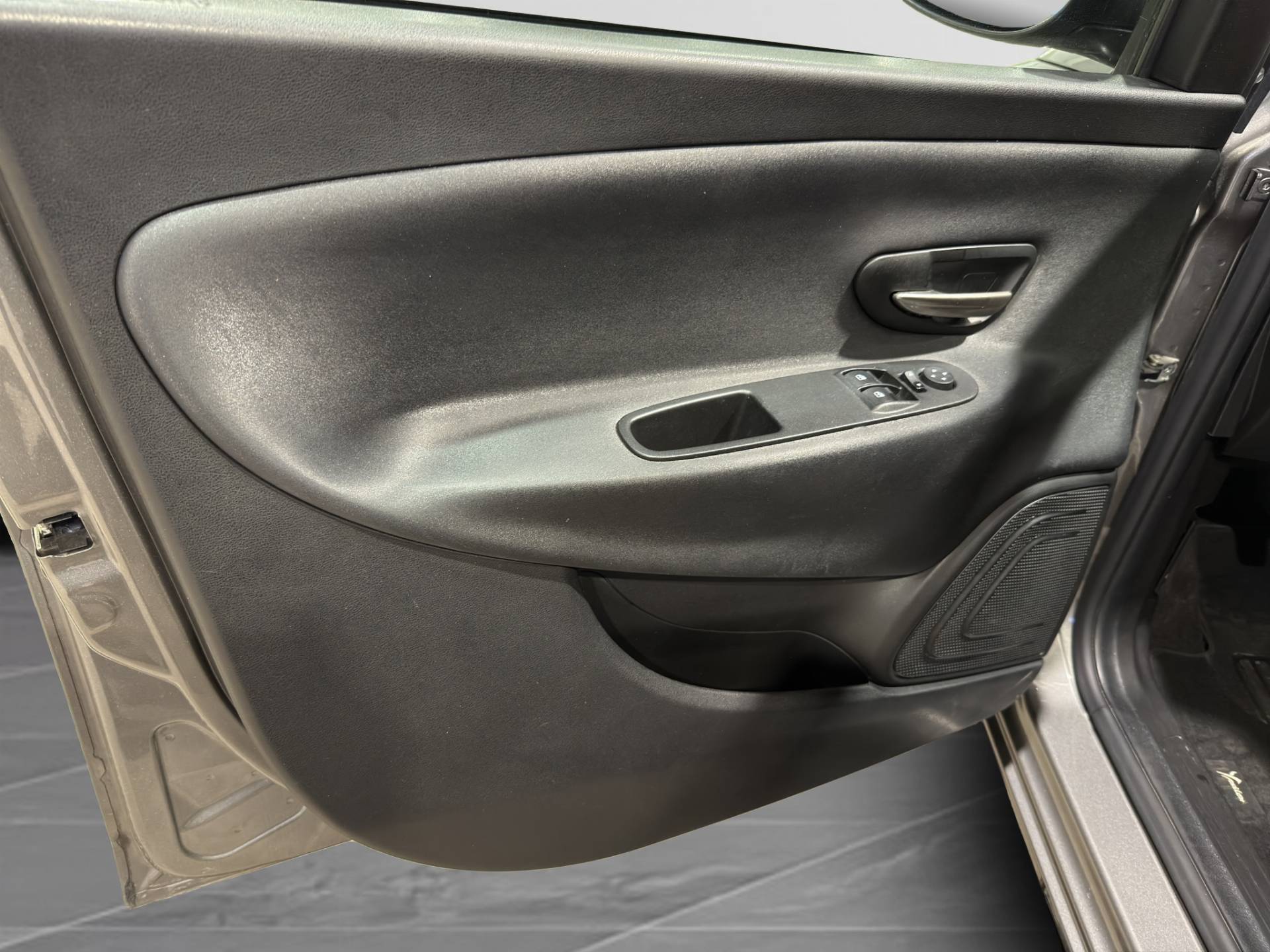 LANCIA Ypsilon - Foto 8