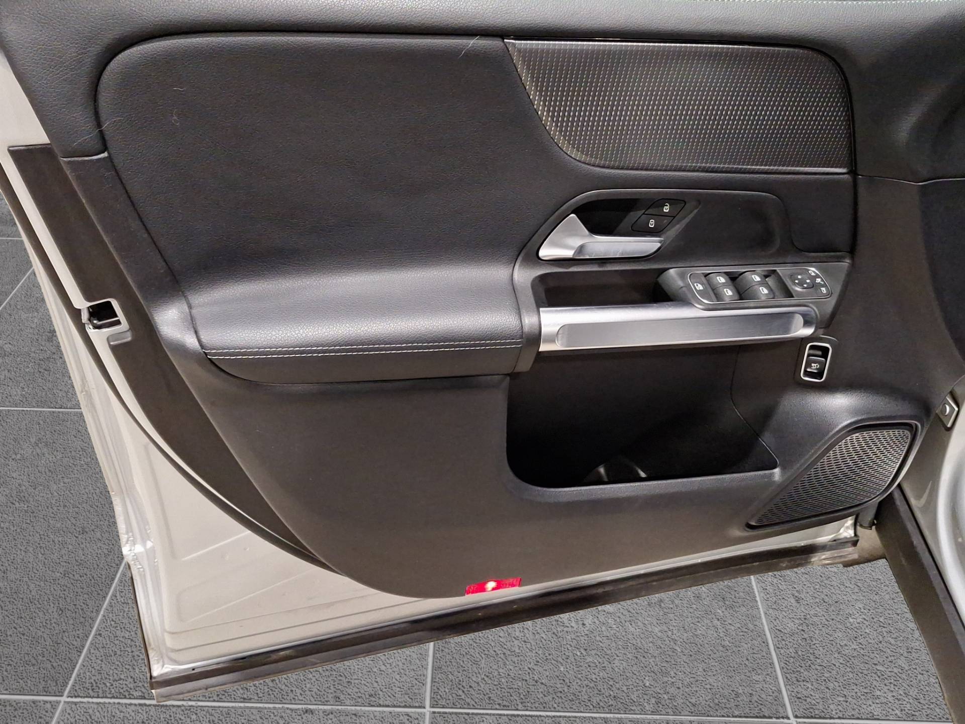 MERCEDES GLB - Foto 16