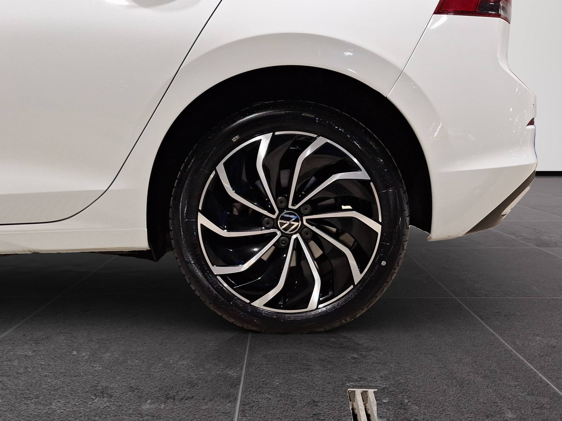 VOLKSWAGEN Golf - Foto 20