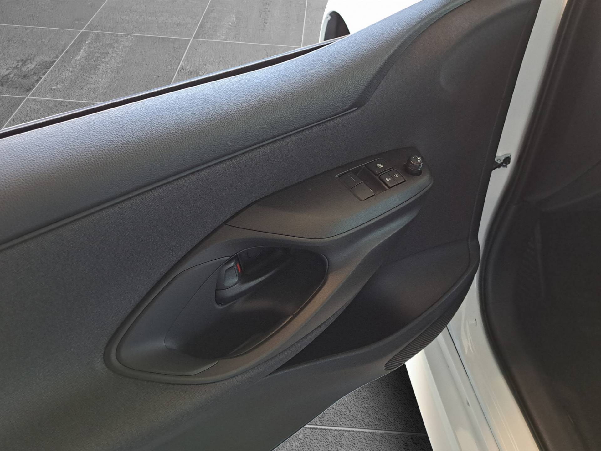 MAZDA Mazda2 - Foto 8